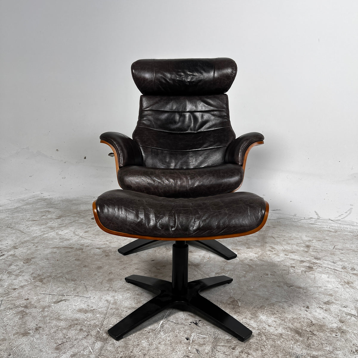 Conform Timeout Distressed Leather Chair + ottoman. Recliner chair. Delivery available