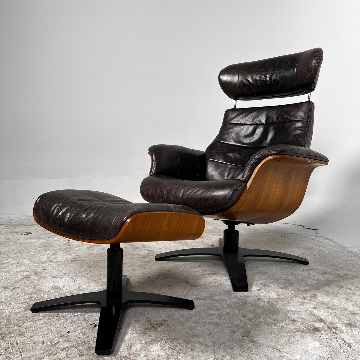 Conform Timeout Distressed Leather Chair + ottoman. Recliner chair. Delivery available