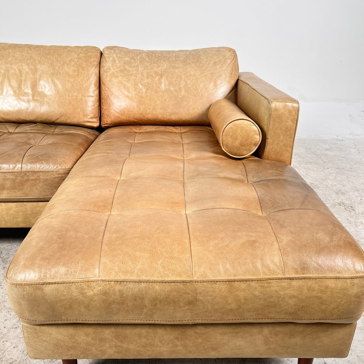Structube kinsey Sectional. leather L shaped Sofa Couch. Delivery available