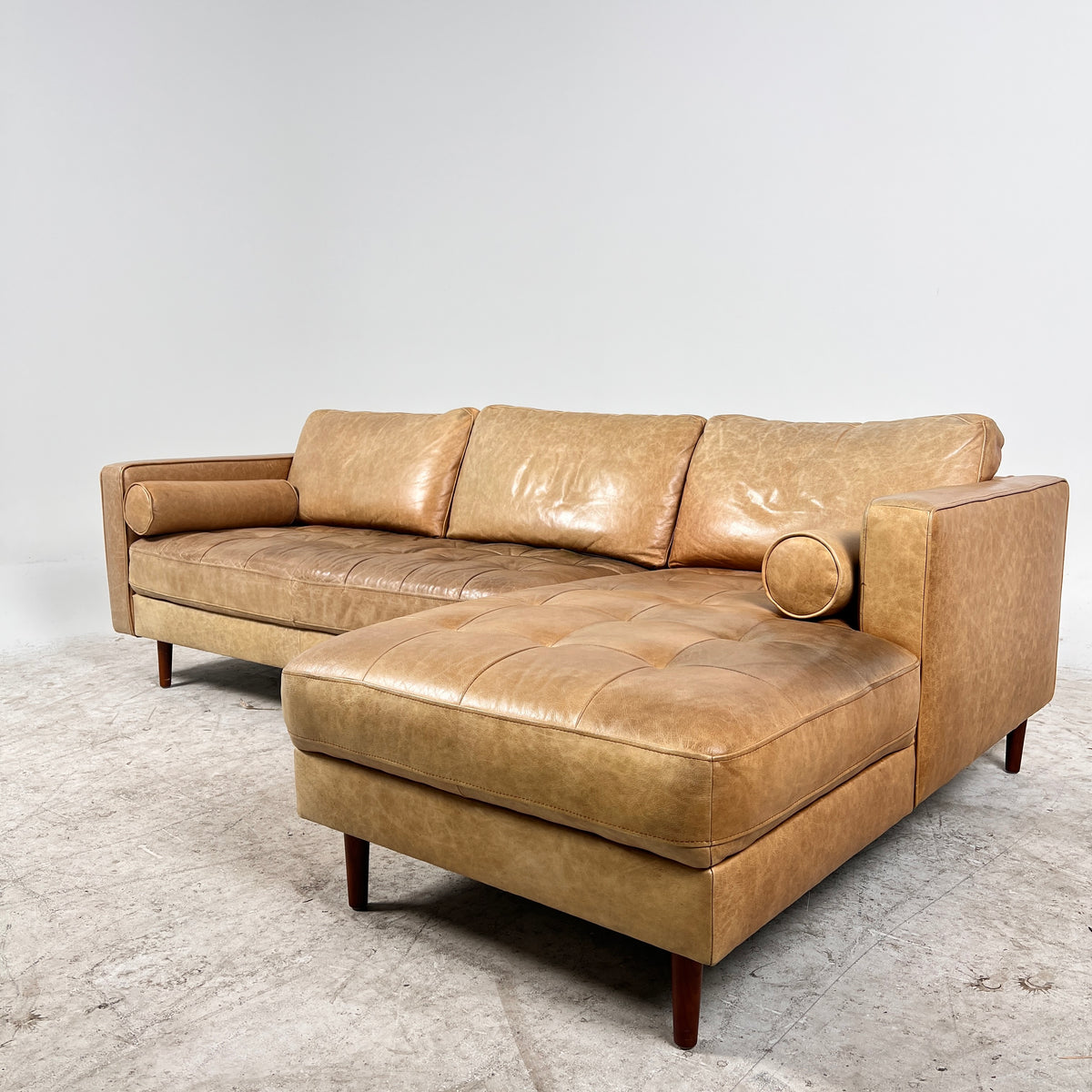 Structube kinsey Sectional. leather L shaped Sofa Couch. Delivery available