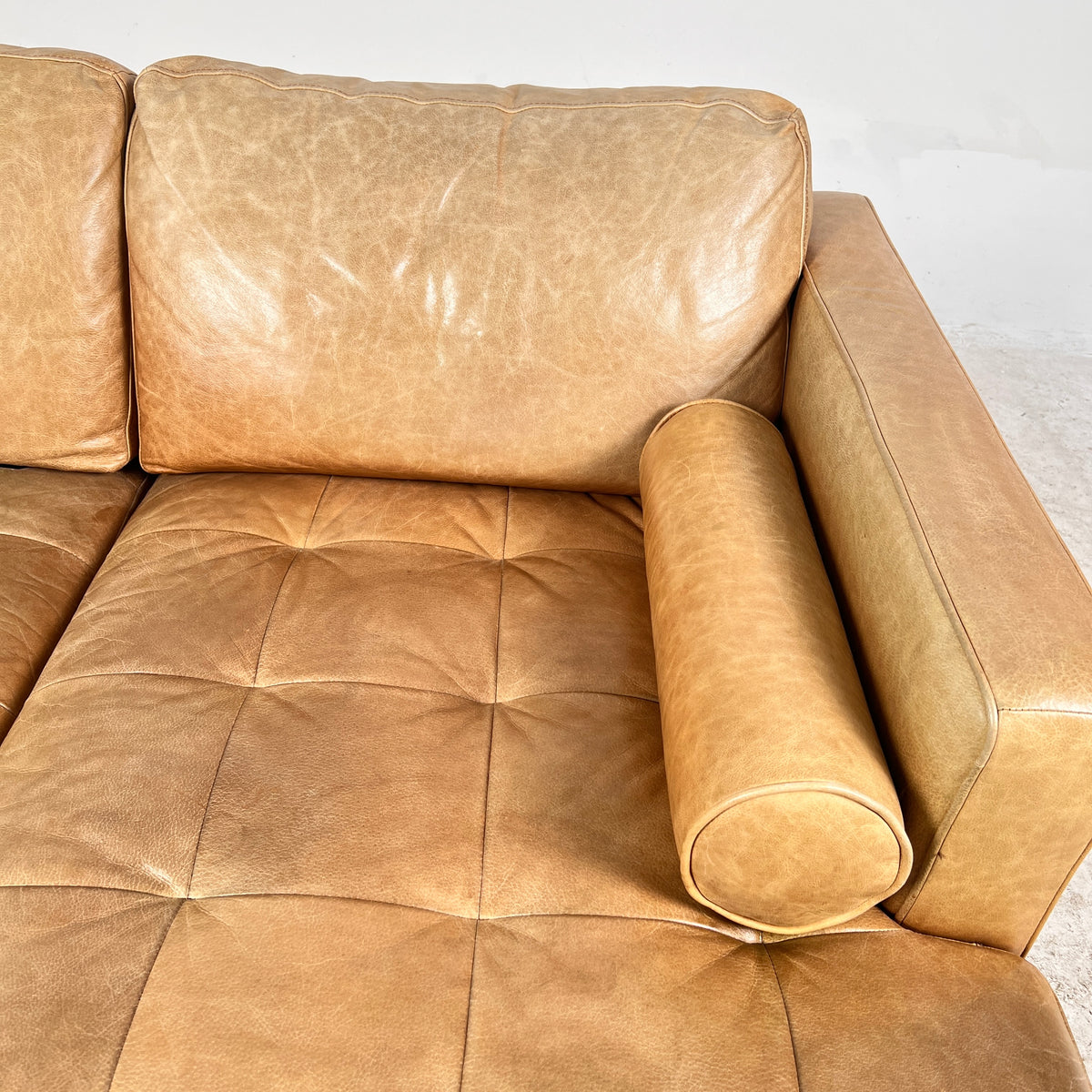 Structube kinsey Sectional. leather L shaped Sofa Couch. Delivery available