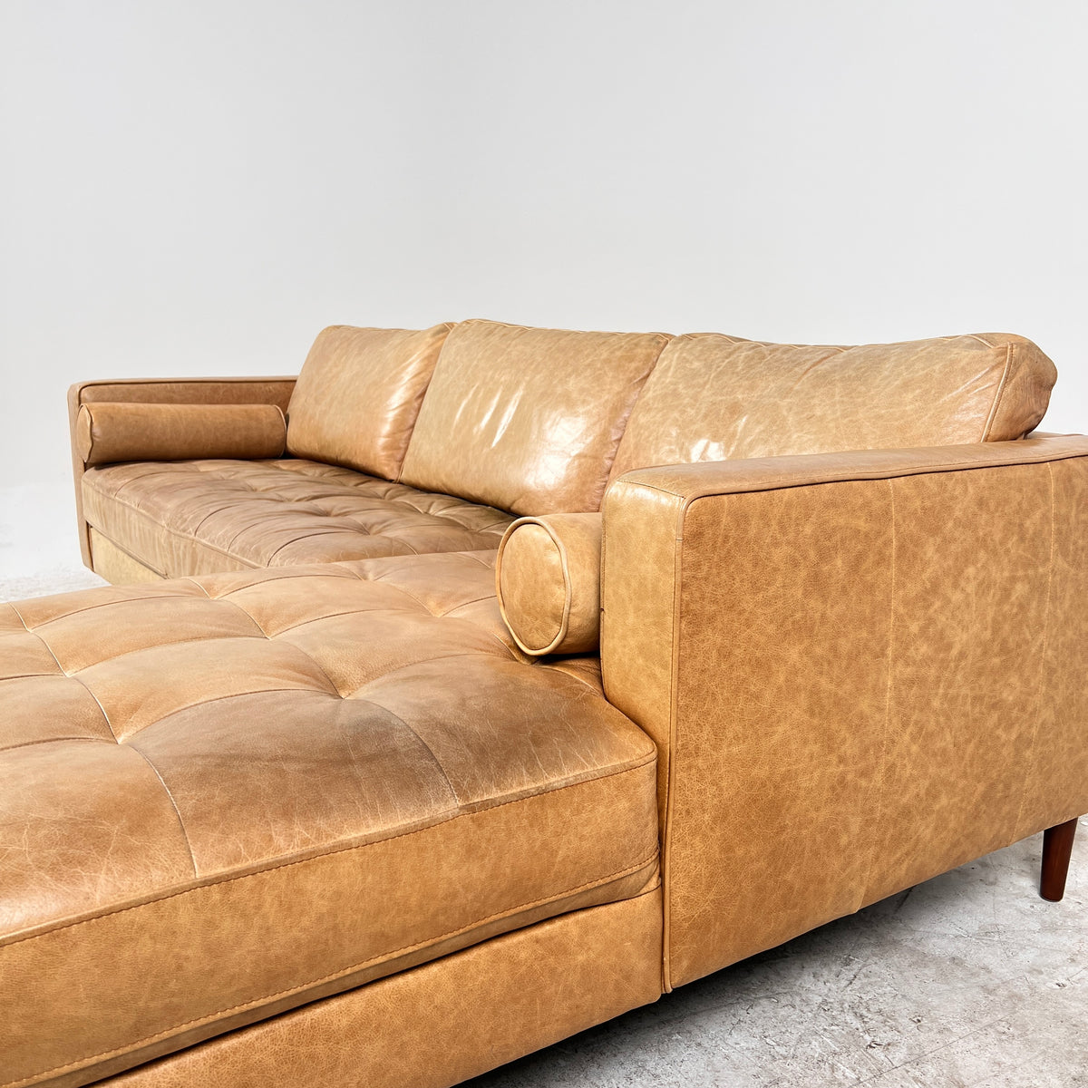 Structube kinsey Sectional. leather L shaped Sofa Couch. Delivery available