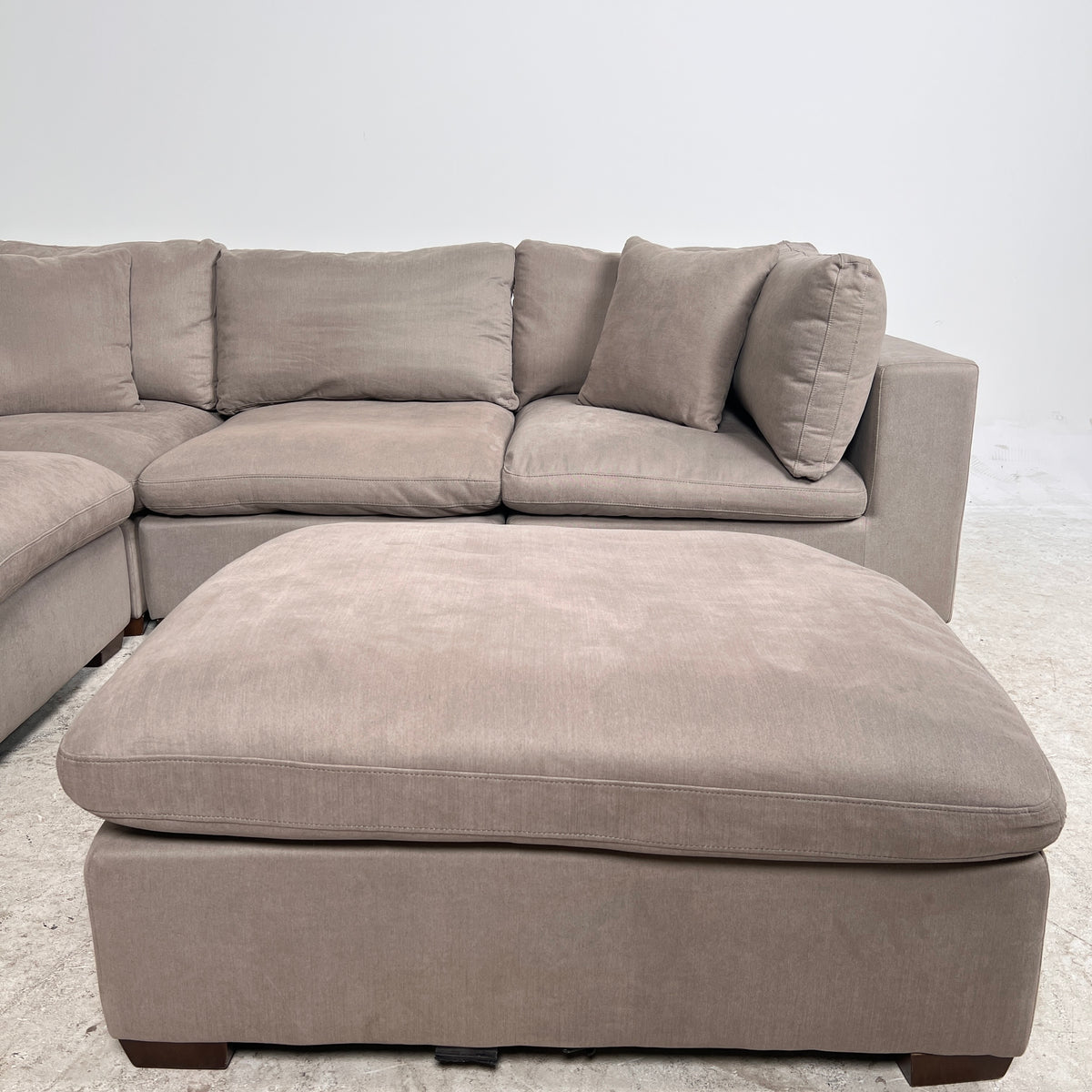 Thomasville 6 piece Sectional. Reconfigurable modular Sofa couch. Delivery available