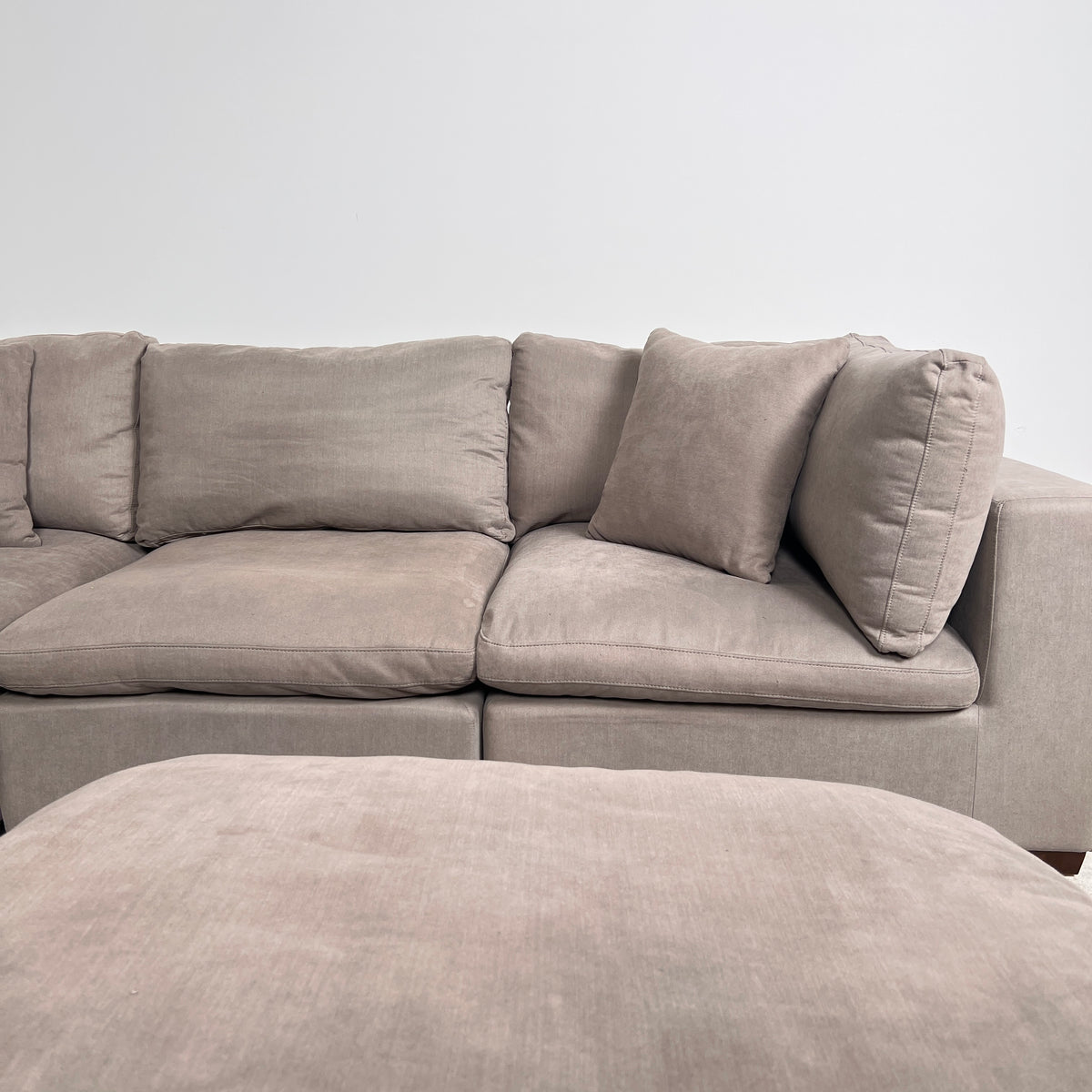 Thomasville 6 piece Sectional. Reconfigurable modular Sofa couch. Delivery available