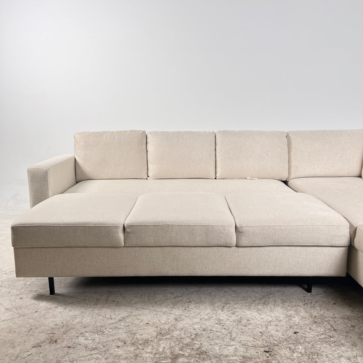 Thomasville Pull out Sectional. Large Sleeper L shaped sofa bed. Delivery available