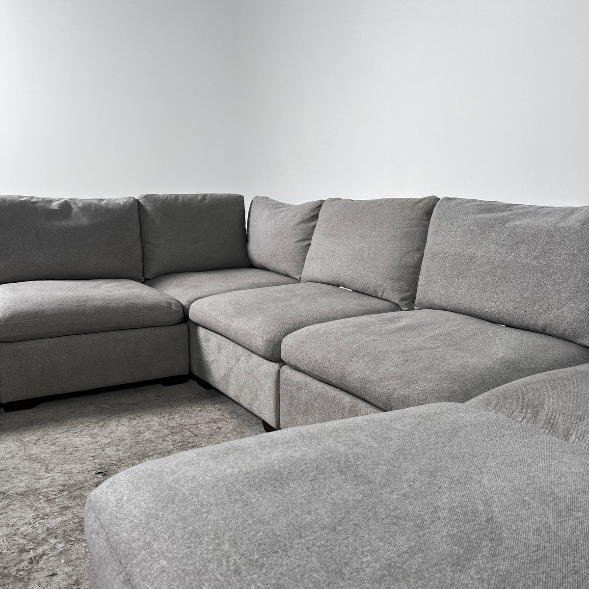 Thomasville Modular Sectional. Reconfigurable sofa couch. Delivery available