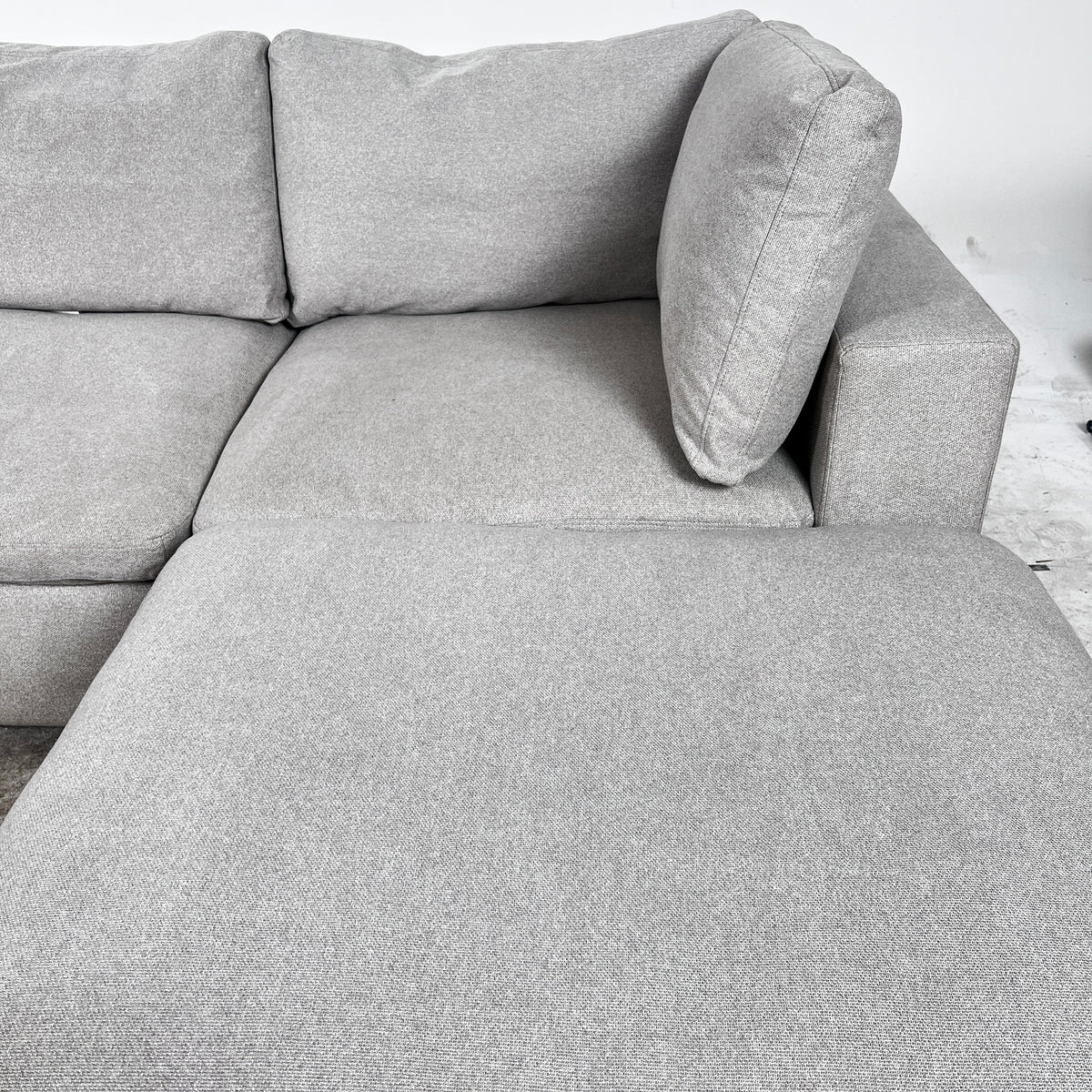 Thomasville Modular Sectional. Reconfigurable sofa couch. Delivery available