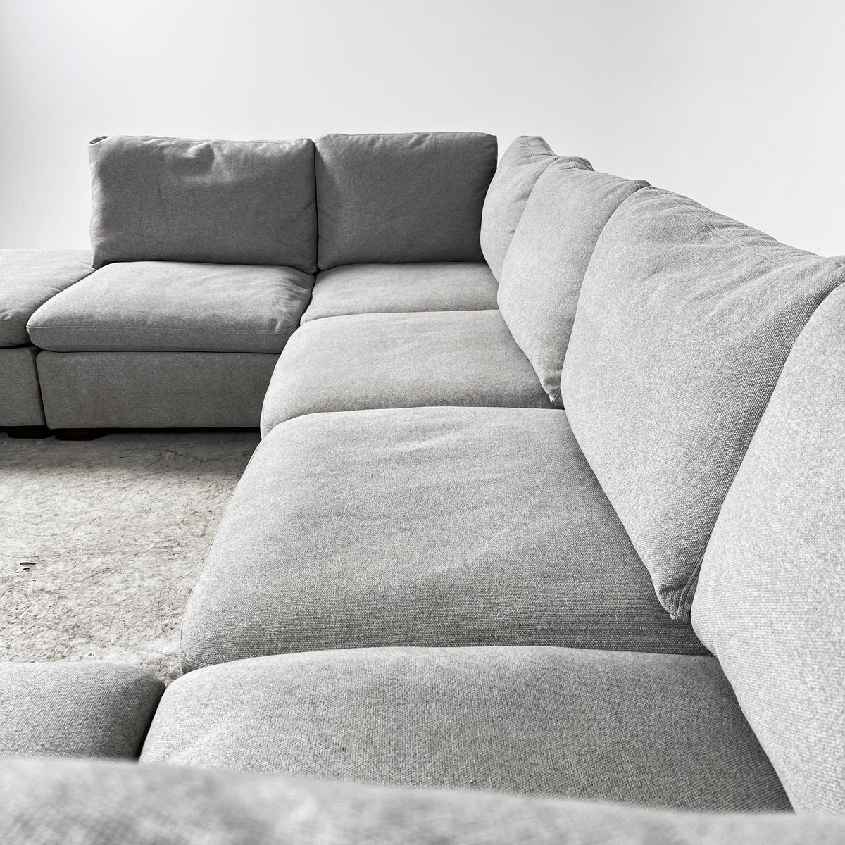 Thomasville Modular Sectional. Reconfigurable sofa couch. Delivery available