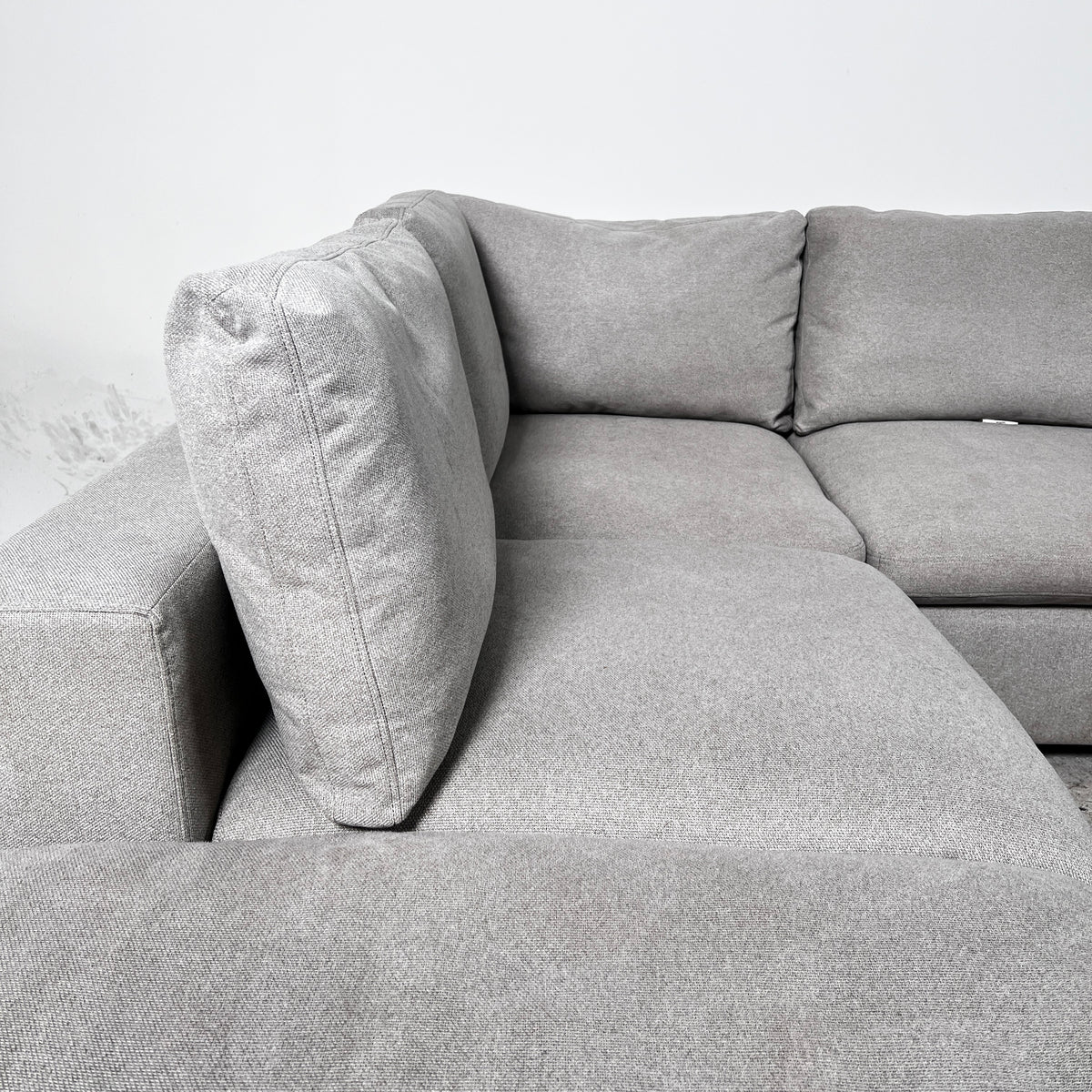 Thomasville Modular Sectional. Reconfigurable sofa couch. Delivery available