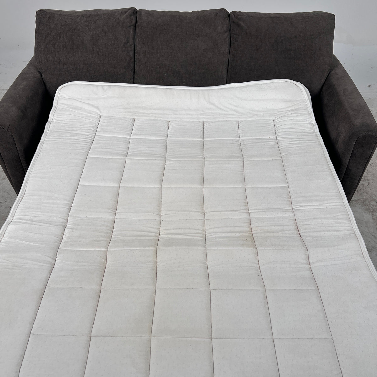 Pull Out couch with a mattress. Sleeper sofa bed. delivery available