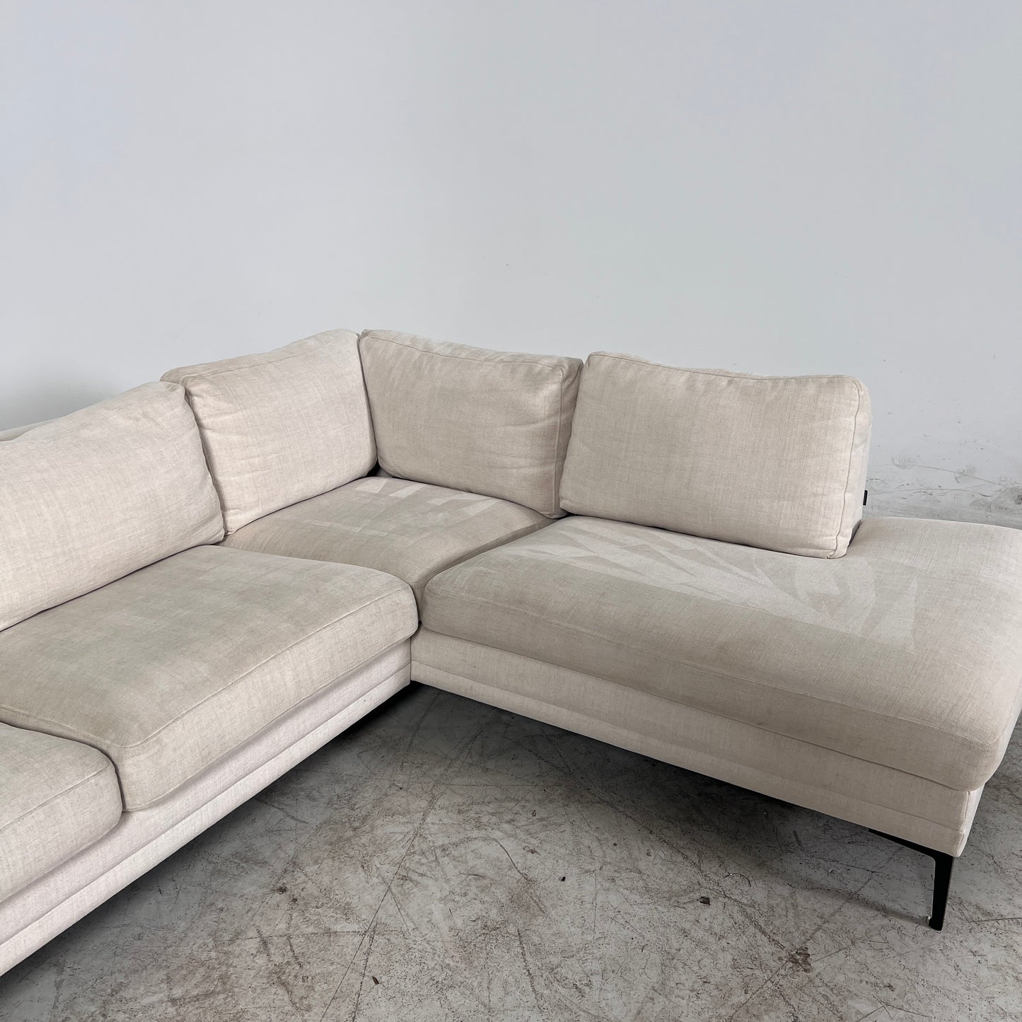 Furinova Avignon Modul Sectional. L shaped sofa couch.