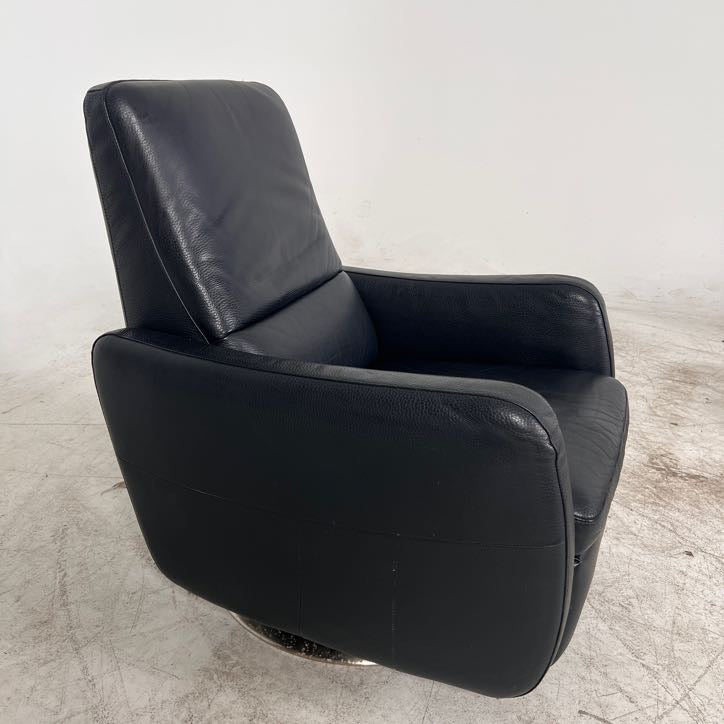 ItalSofa Natuzzi Full grain Recliner Swivel Chair. Armchair.