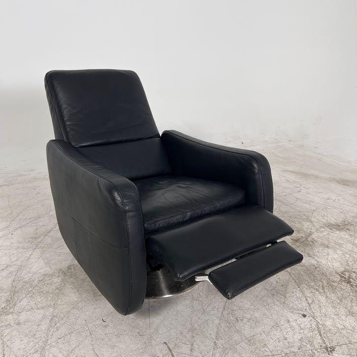 ItalSofa Natuzzi Full grain Recliner Swivel Chair. Armchair.