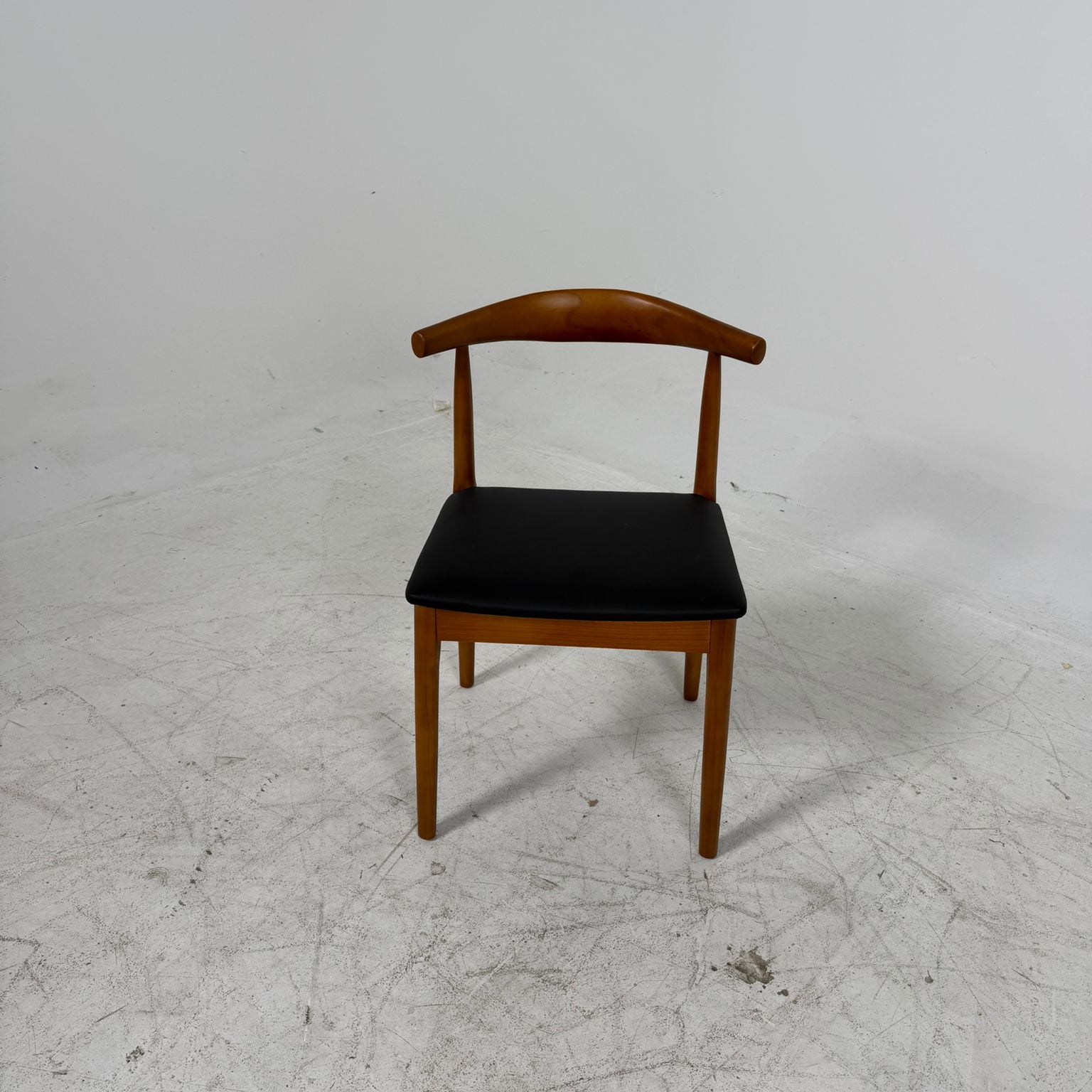 Brand new Chairs MCM. Mid century modern dinning chairs. delivery available.