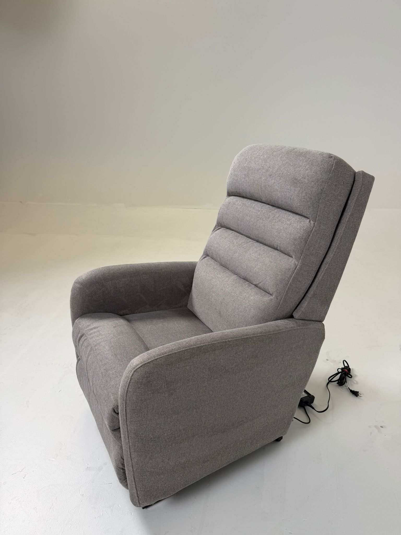 La Z Boy Power Reclining chair. Lazboy recliner. Delivery available