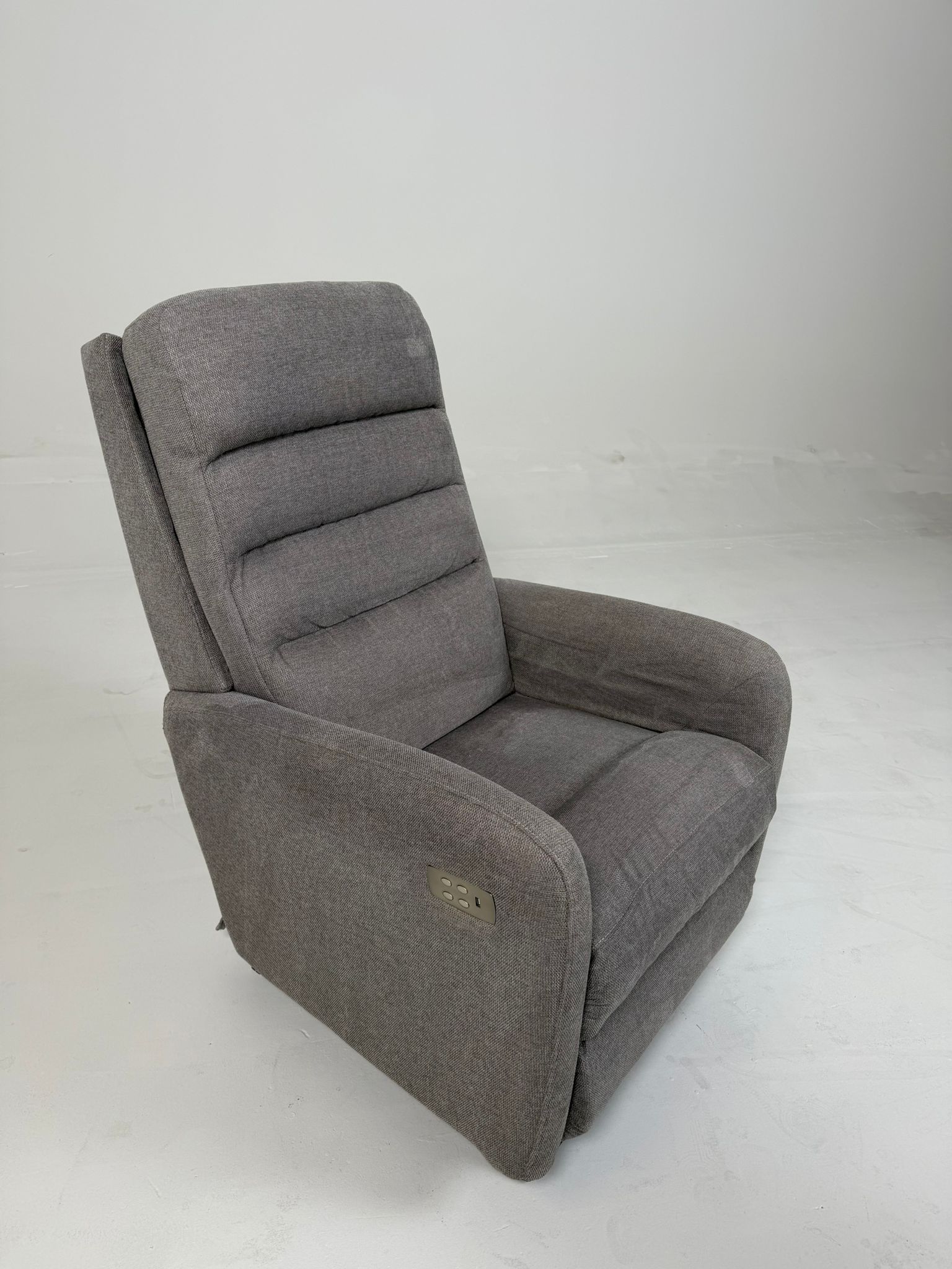 La Z Boy Power Reclining chair. Lazboy recliner. Delivery available