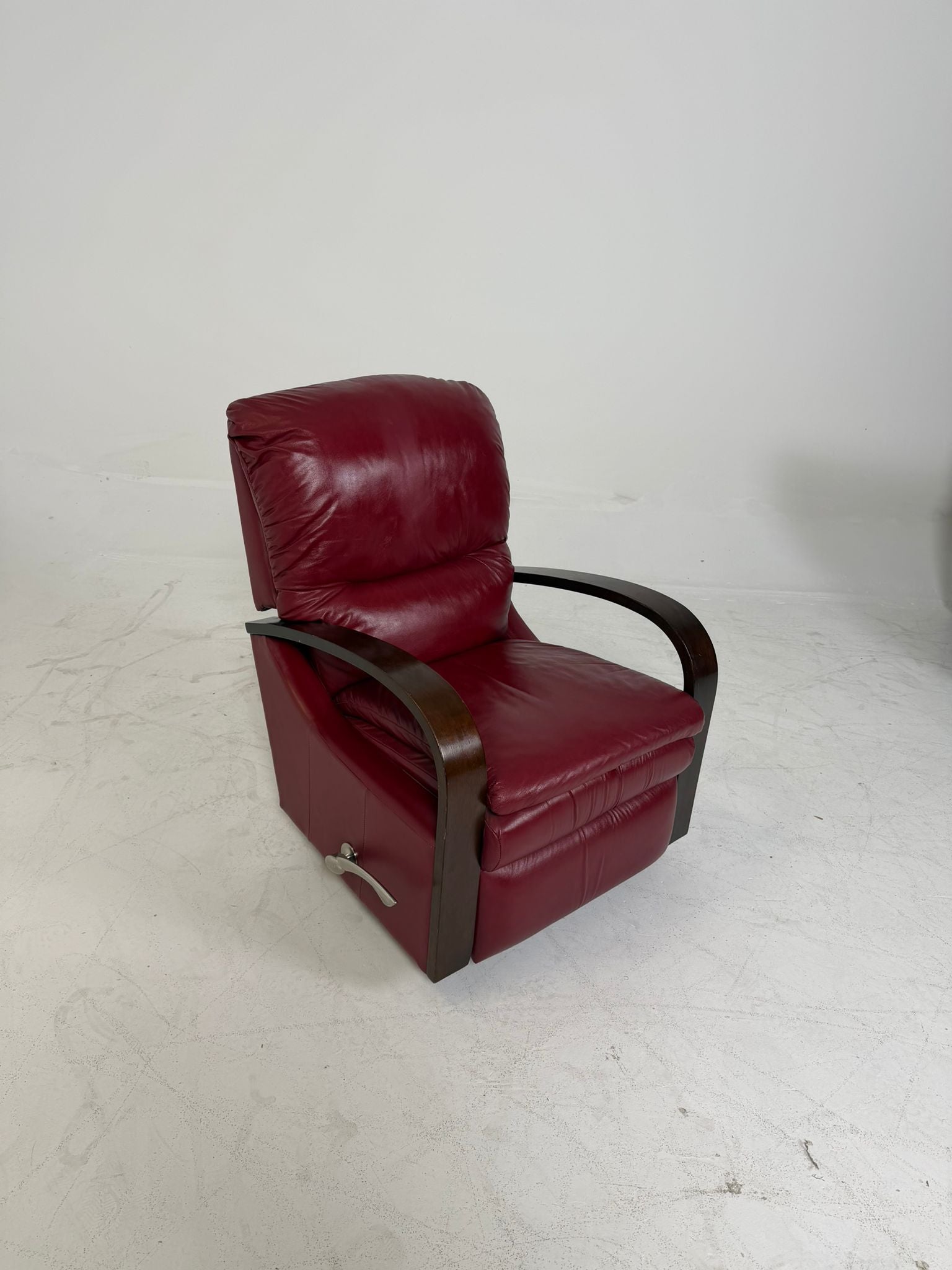 La Z boy Reclining chair. Manual recliner chair. delivery available
