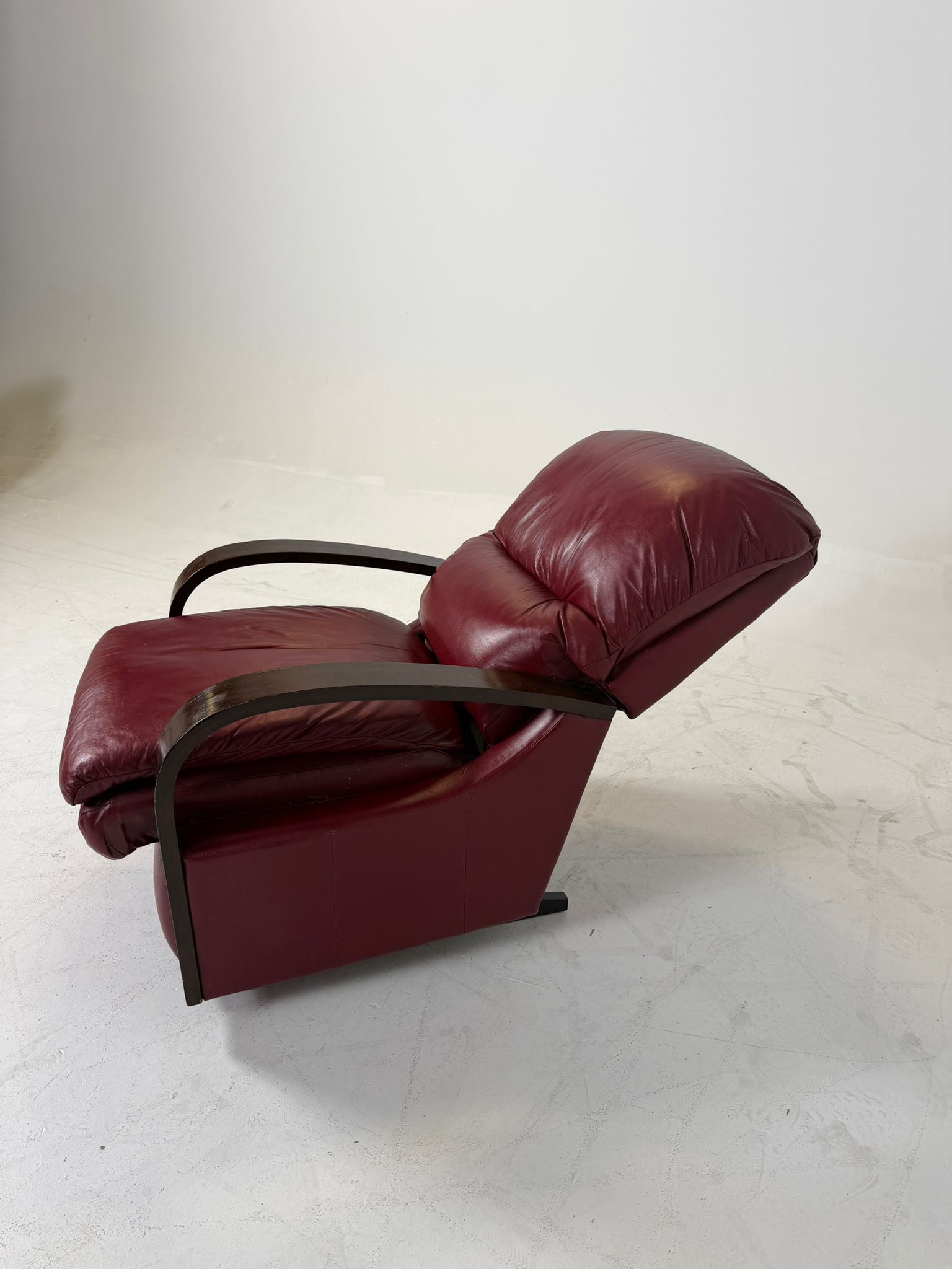La Z boy Reclining chair. Manual recliner chair. delivery available