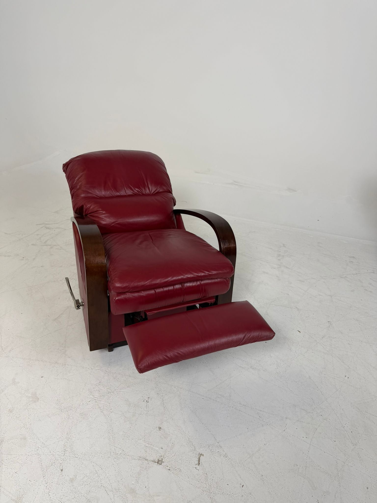 La Z boy Reclining chair. Manual recliner chair. delivery available