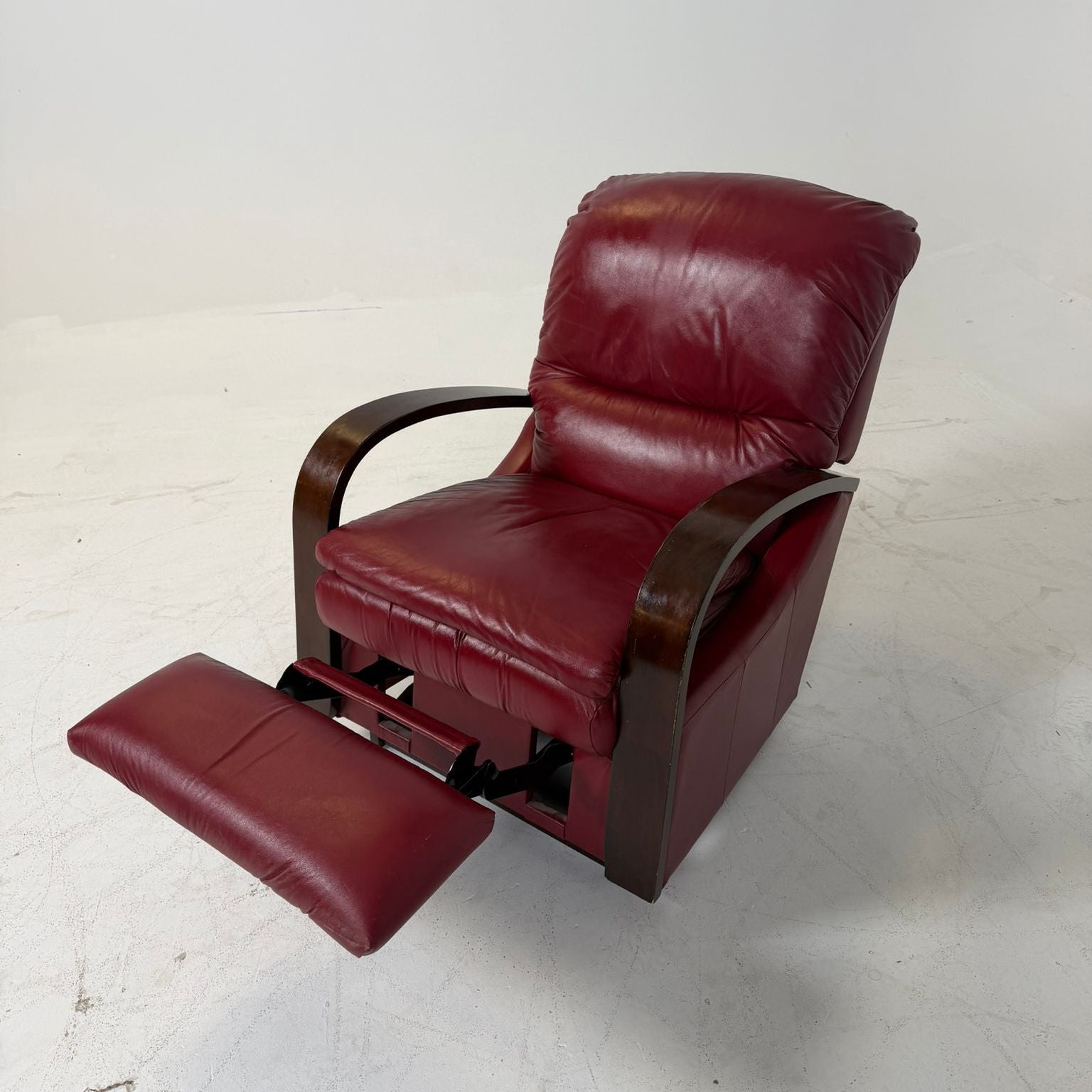 La Z boy Reclining chair. Manual recliner chair. delivery available