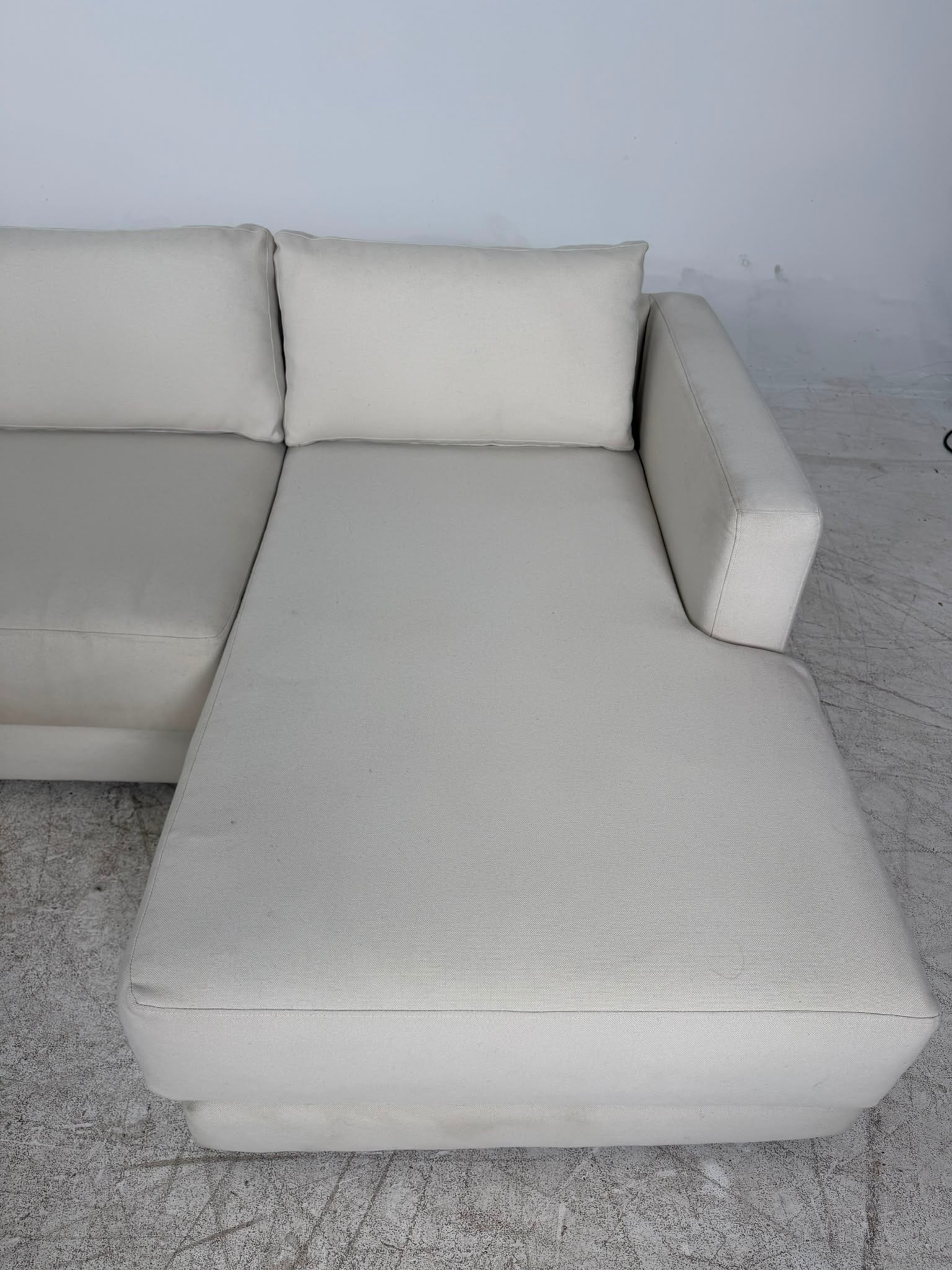 Cream L shaped sofa couch. L shaped sofa couch. Delivery available