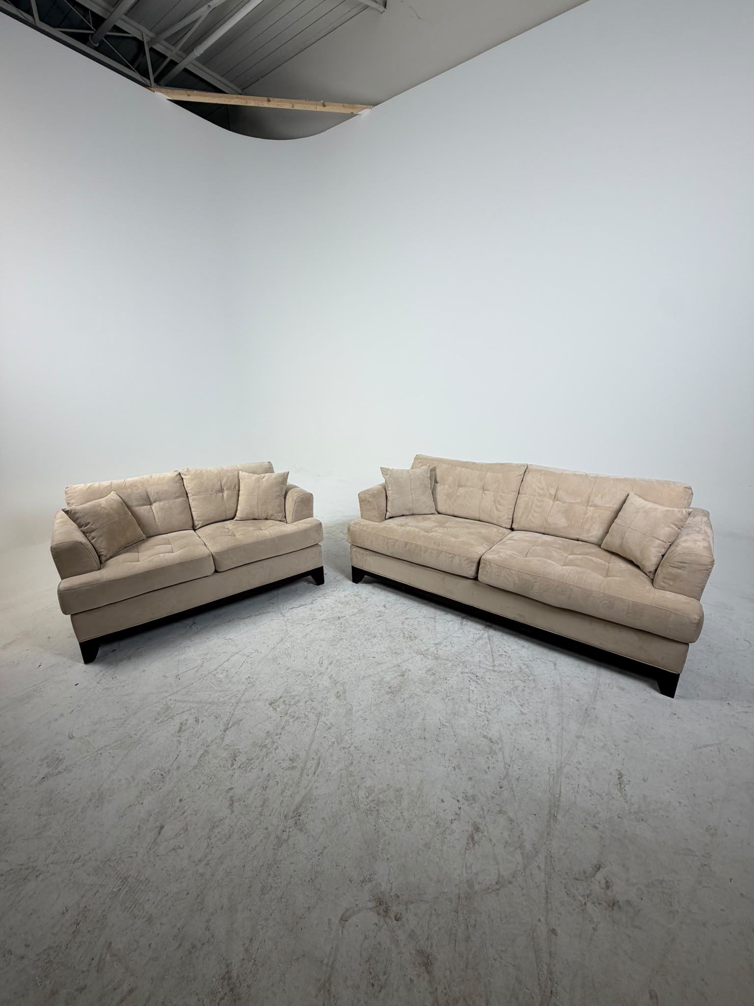 Microfiber Sofa set. 3+2 Couch + loveseat set. Delivery avaialble