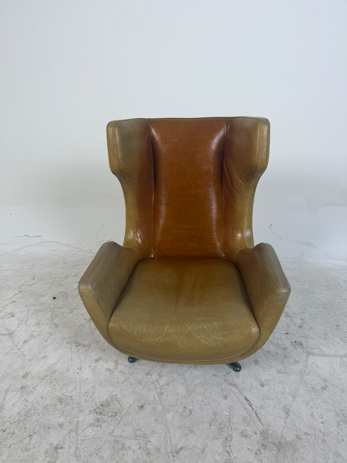 Leather Swivel Wingback Chair. Leather MCM Office chair. Delivery available