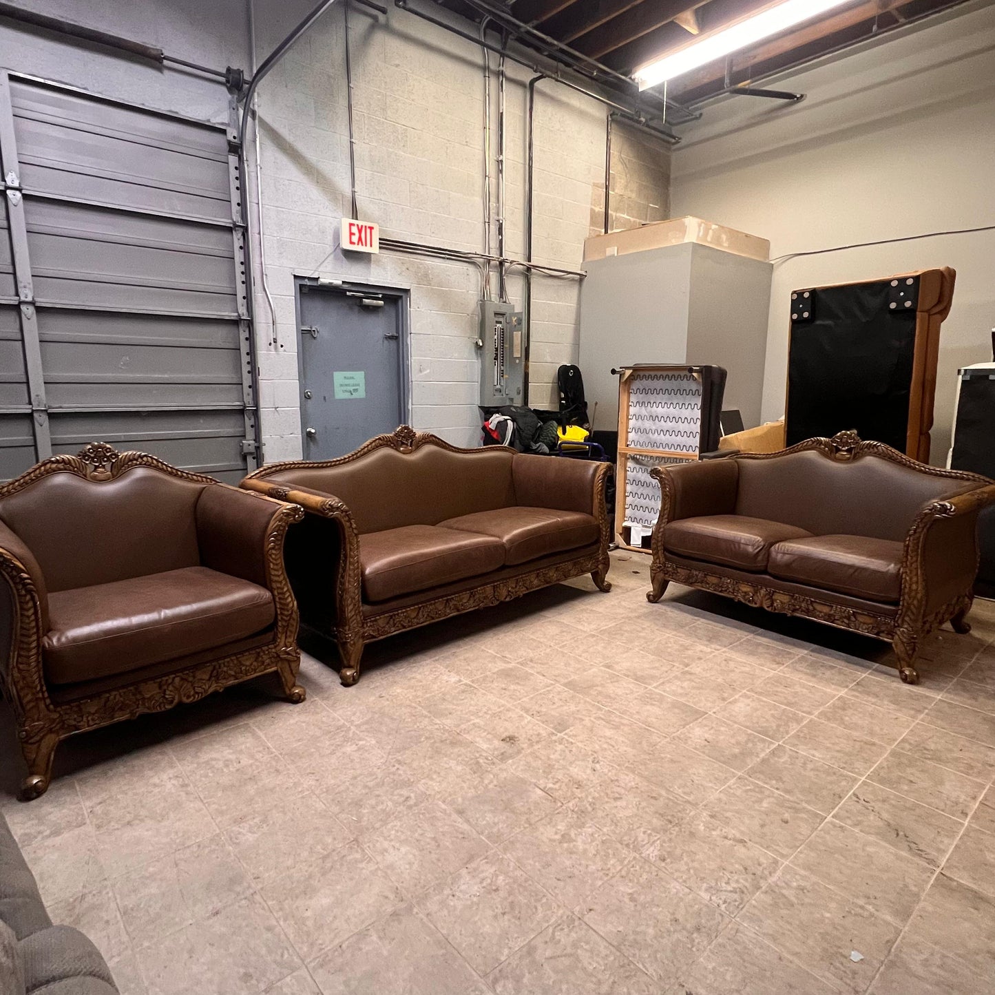 Very wide leather sofa set. 3+2+1