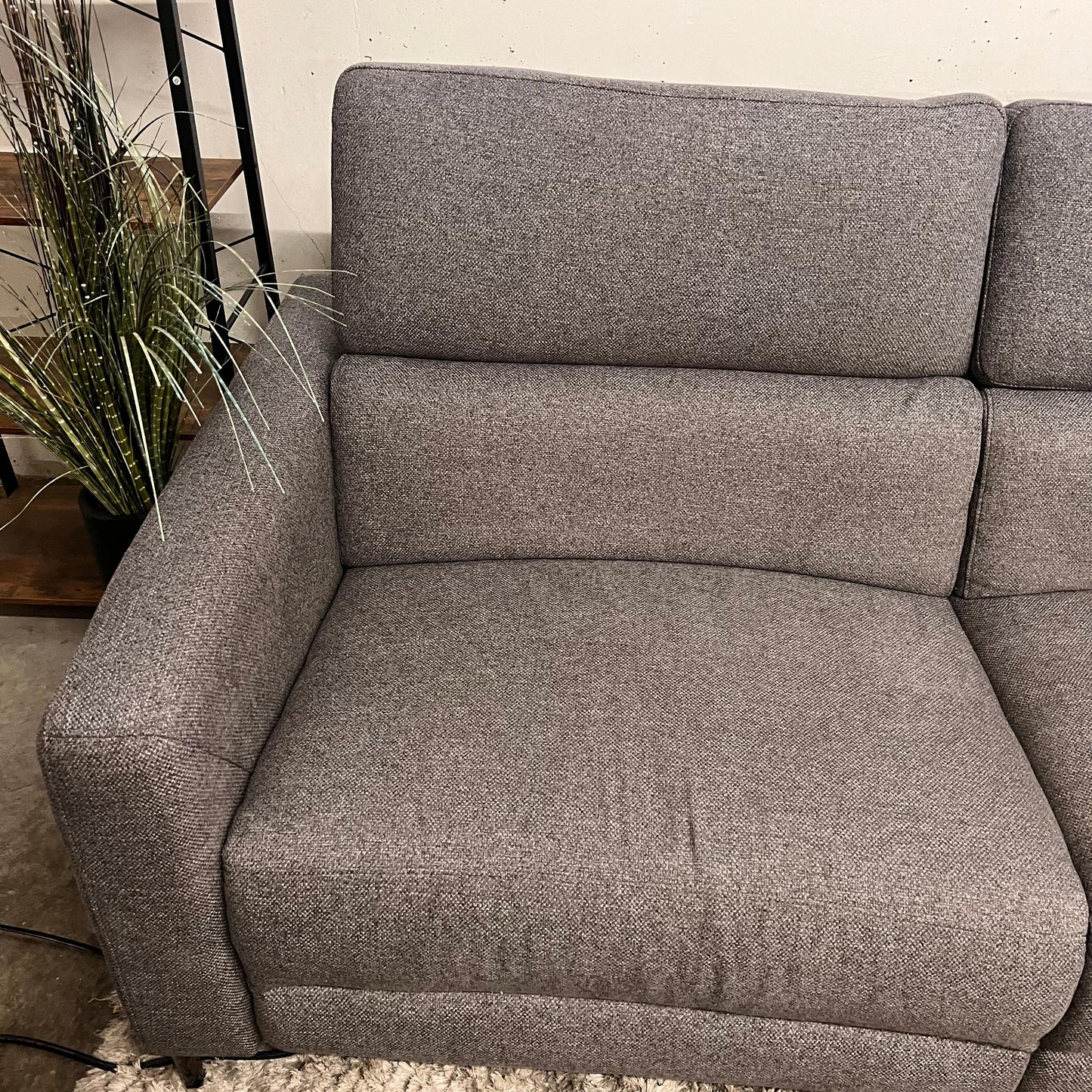Kendra power motion sectional