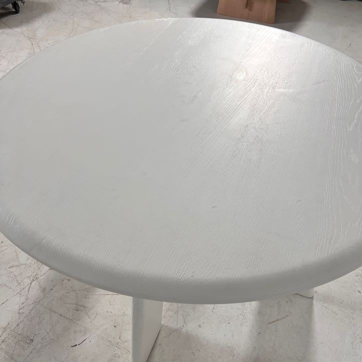New LH round dinning table