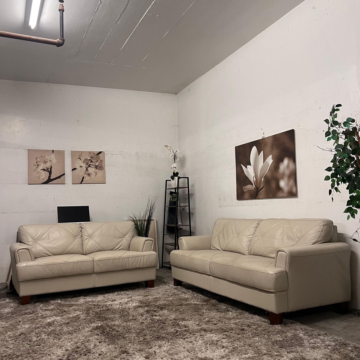 Chateau D'ax leather sofa set