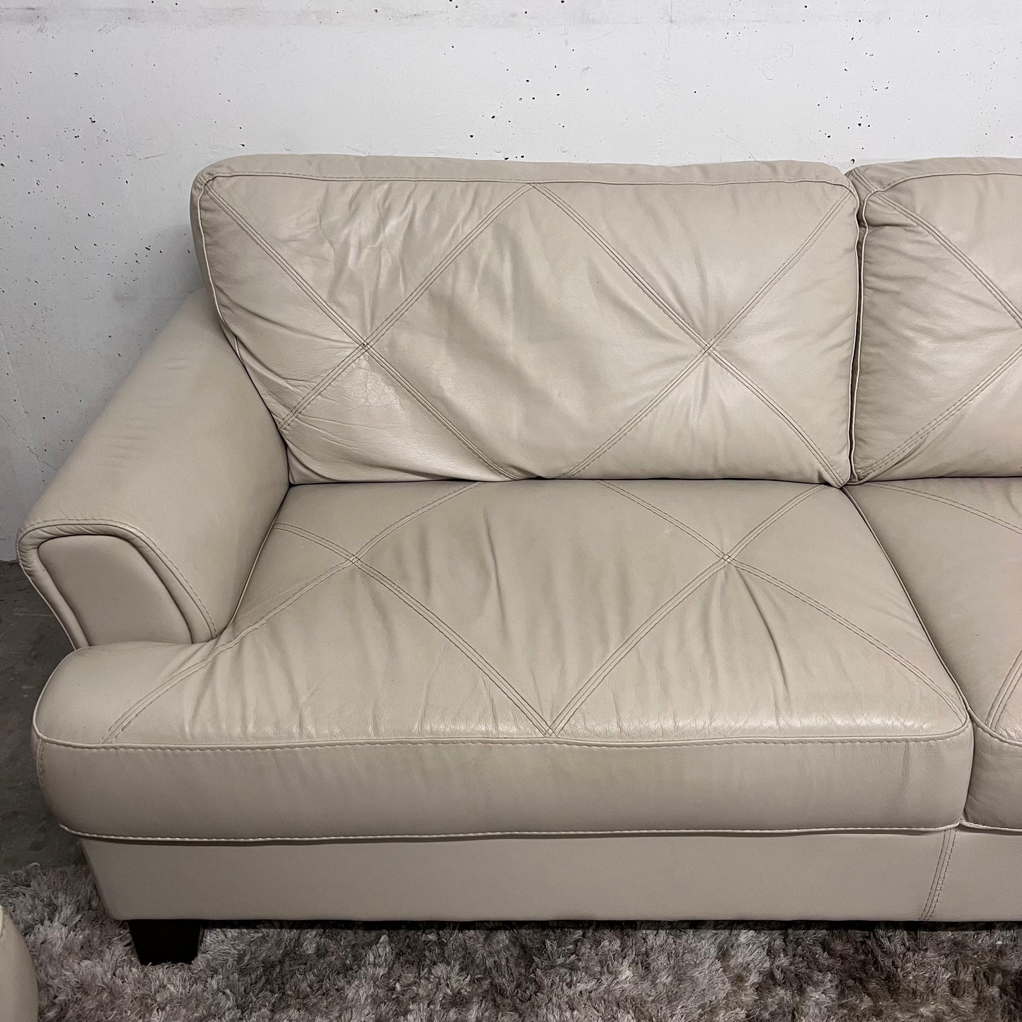 Chateau D'ax leather sofa set