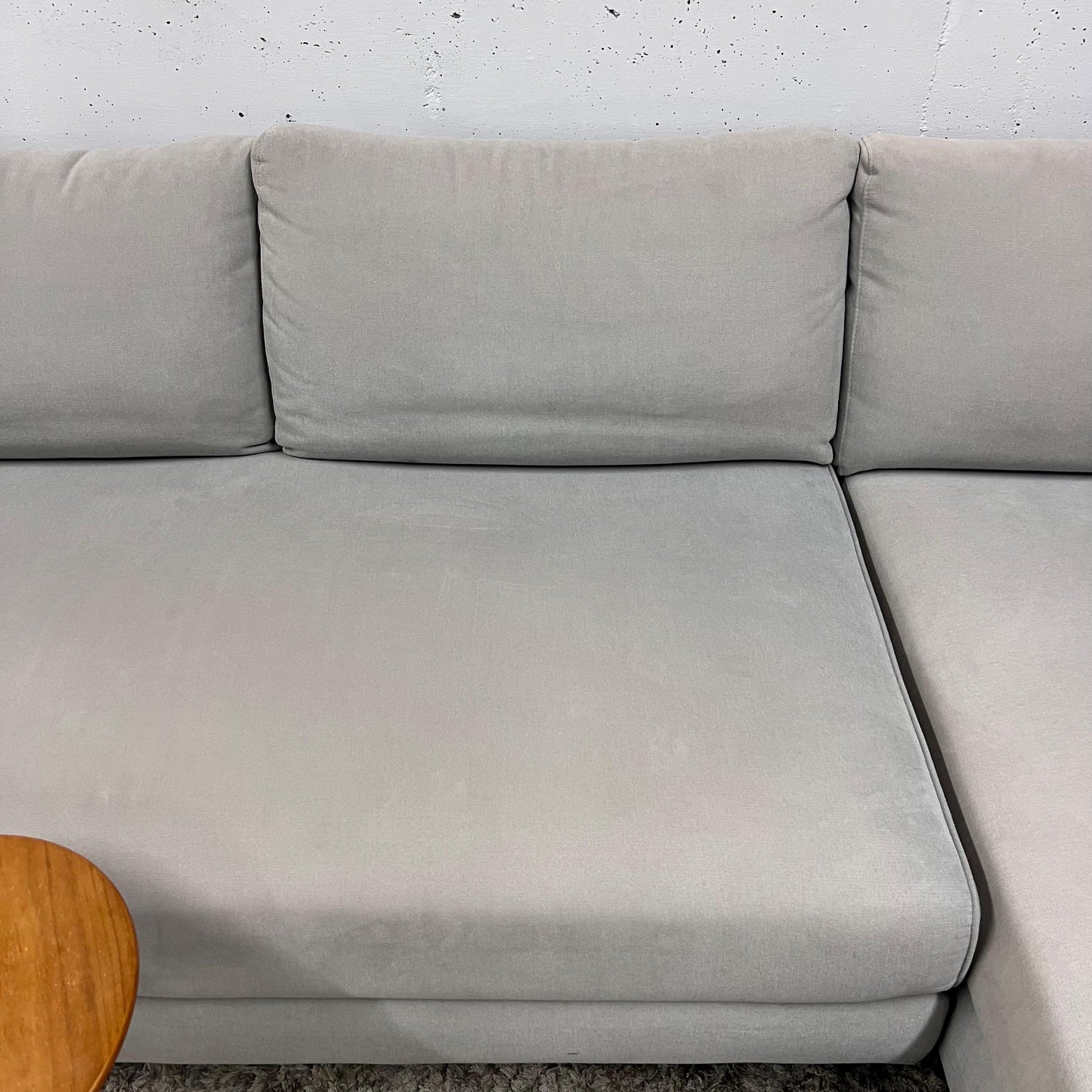 King living delta sectional with accessories