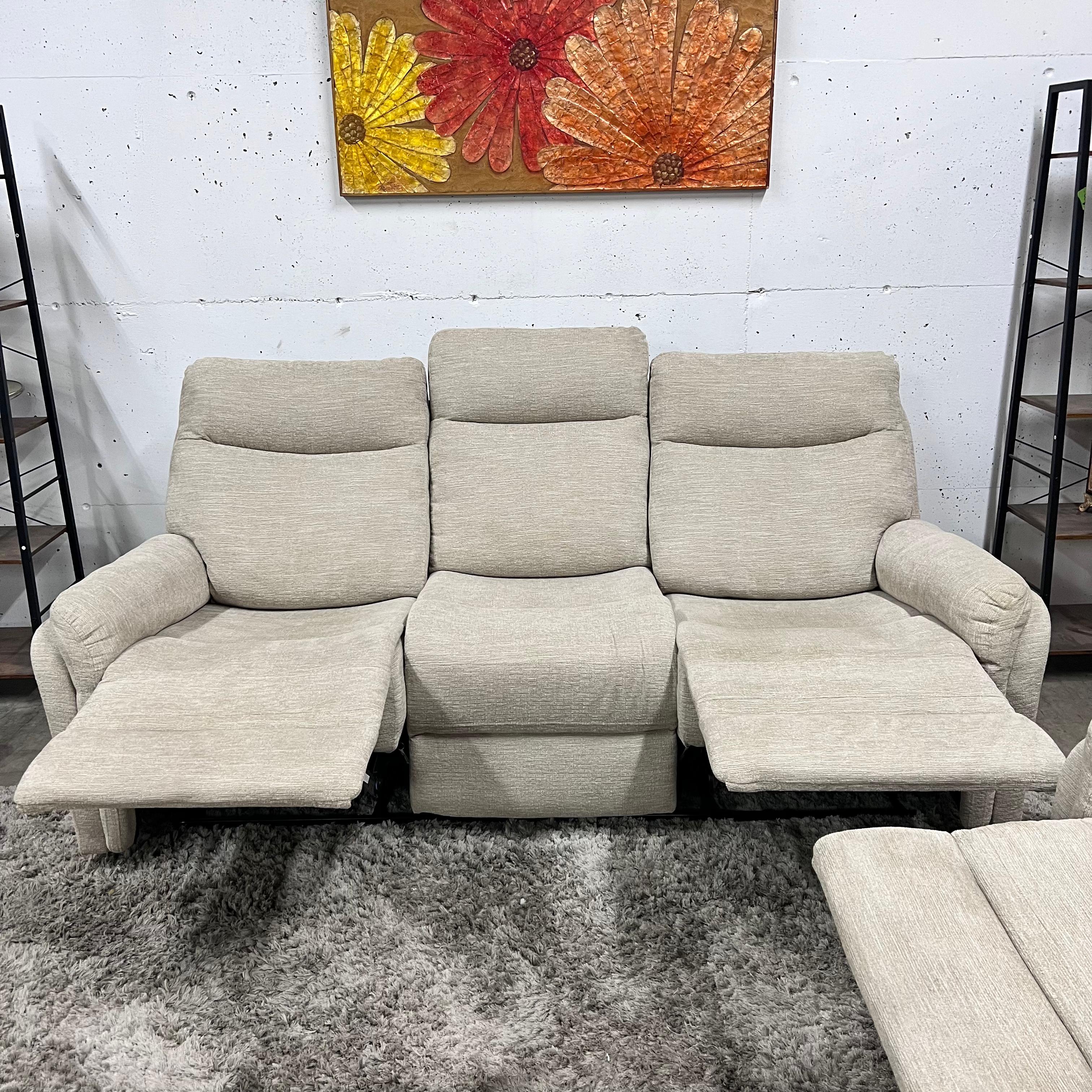 Manual recliner couch set from the brick. 3+1 sofa and armchair.