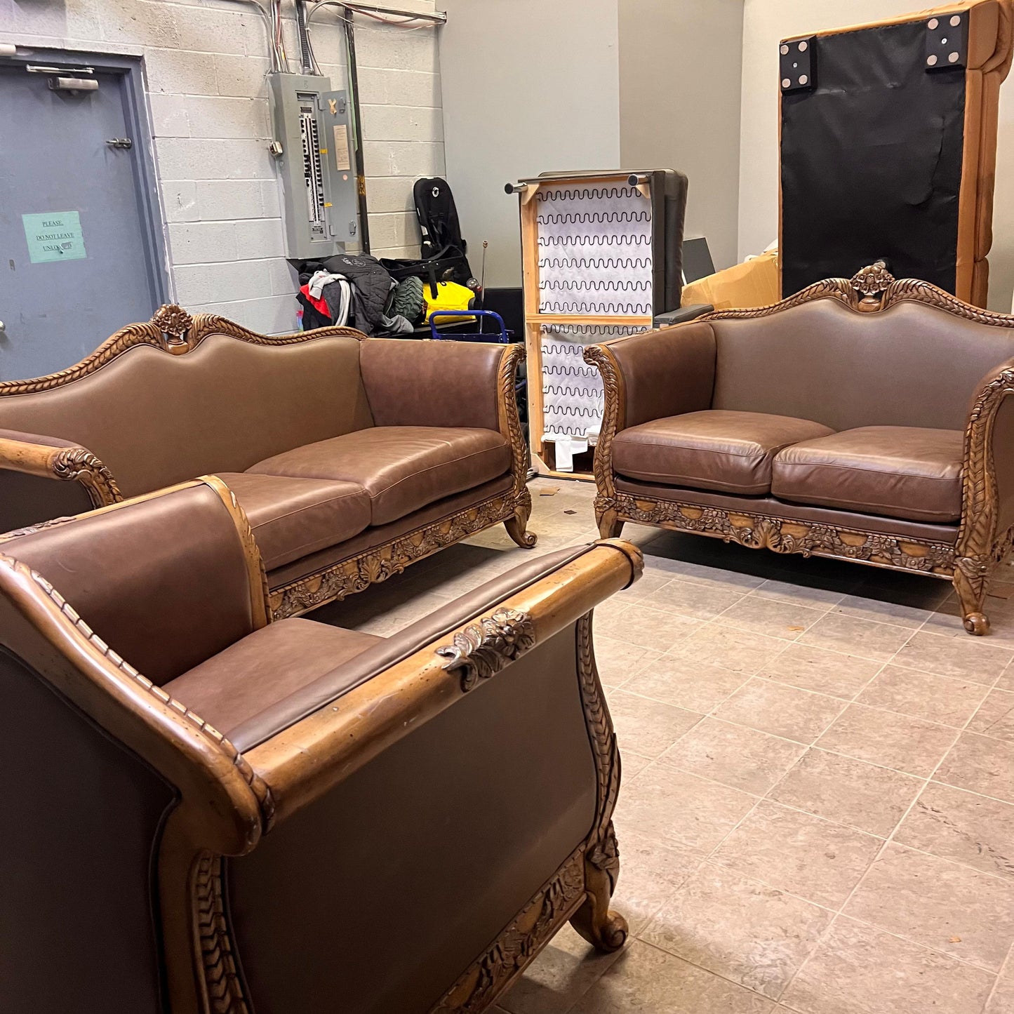 Very wide leather sofa set. 3+2+1