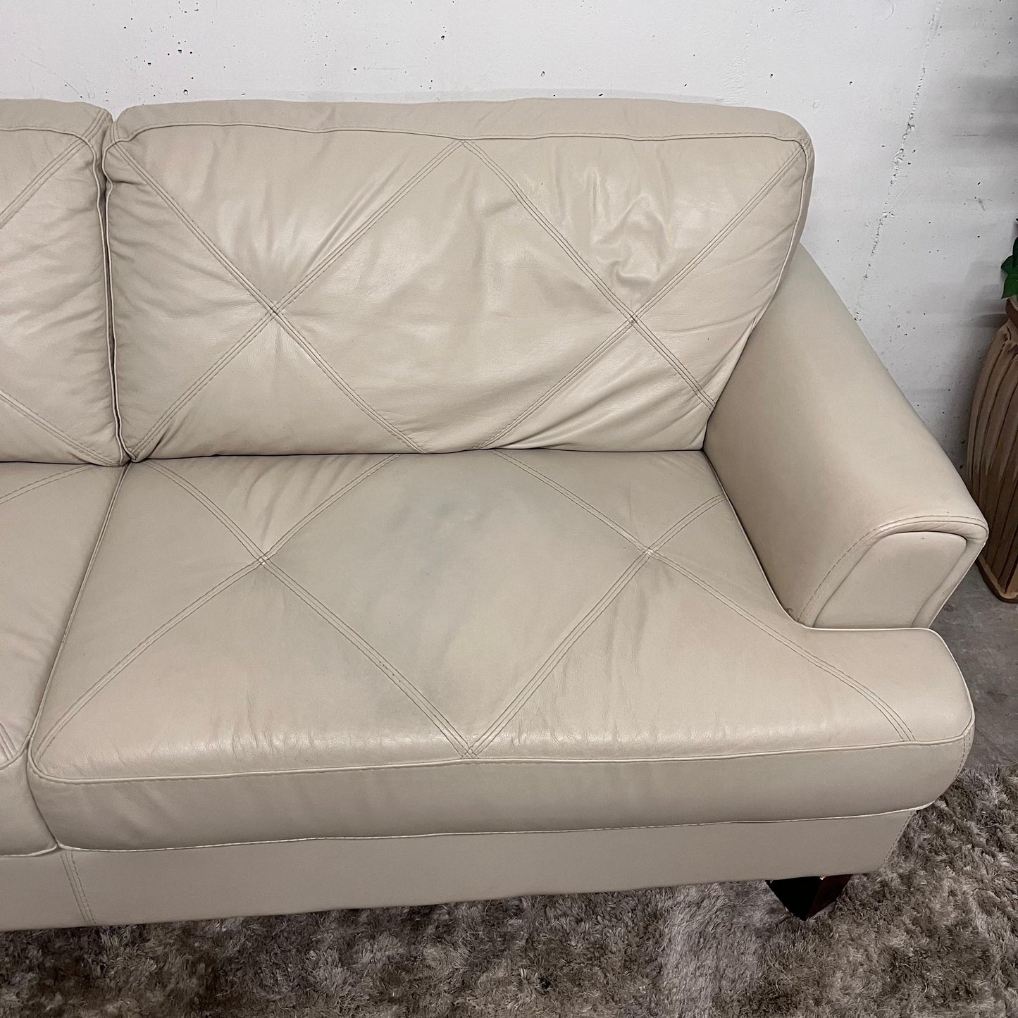 Chateau D'ax leather sofa set