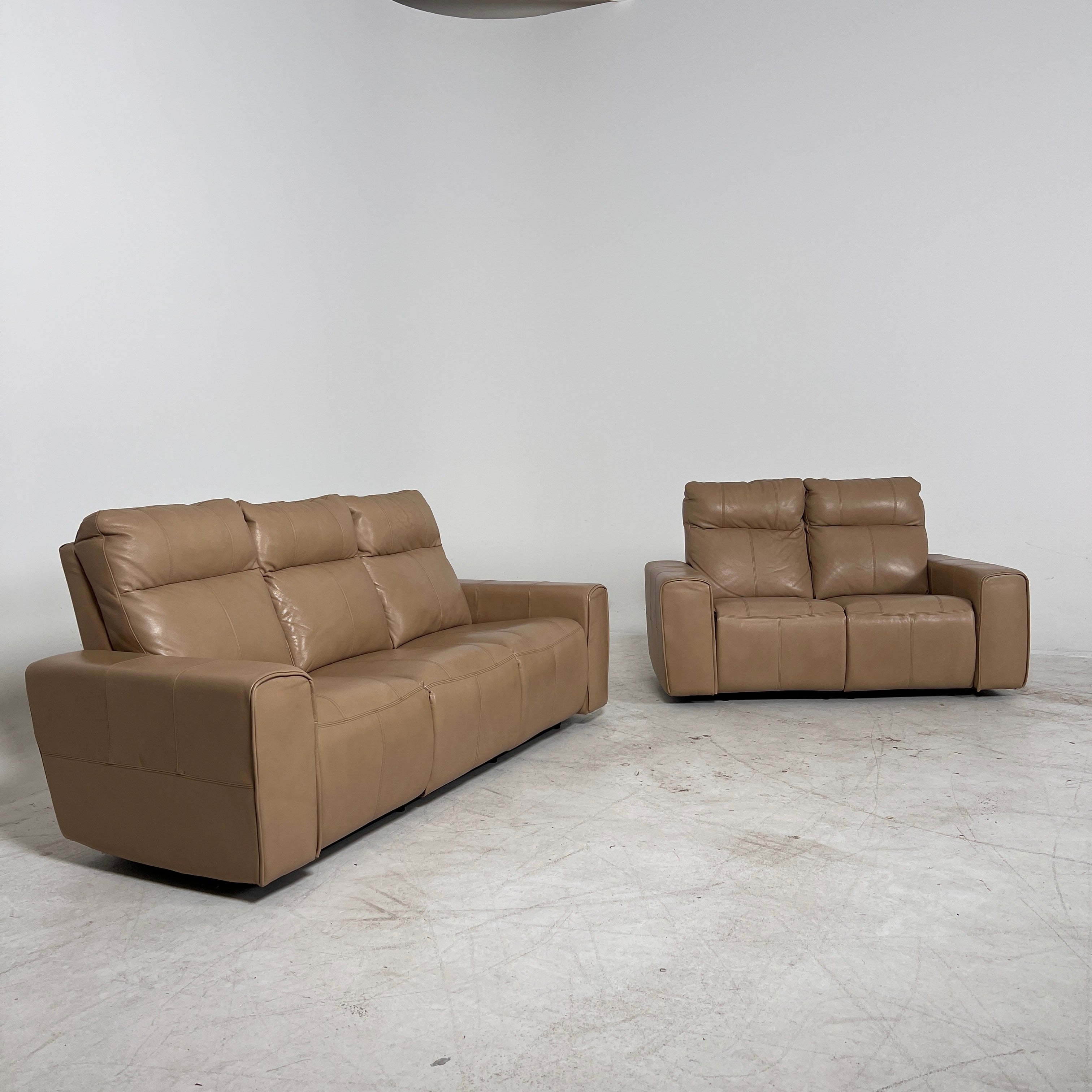 Elran Leather Sofa and Loveseat. 3+2 couch set. delivery available