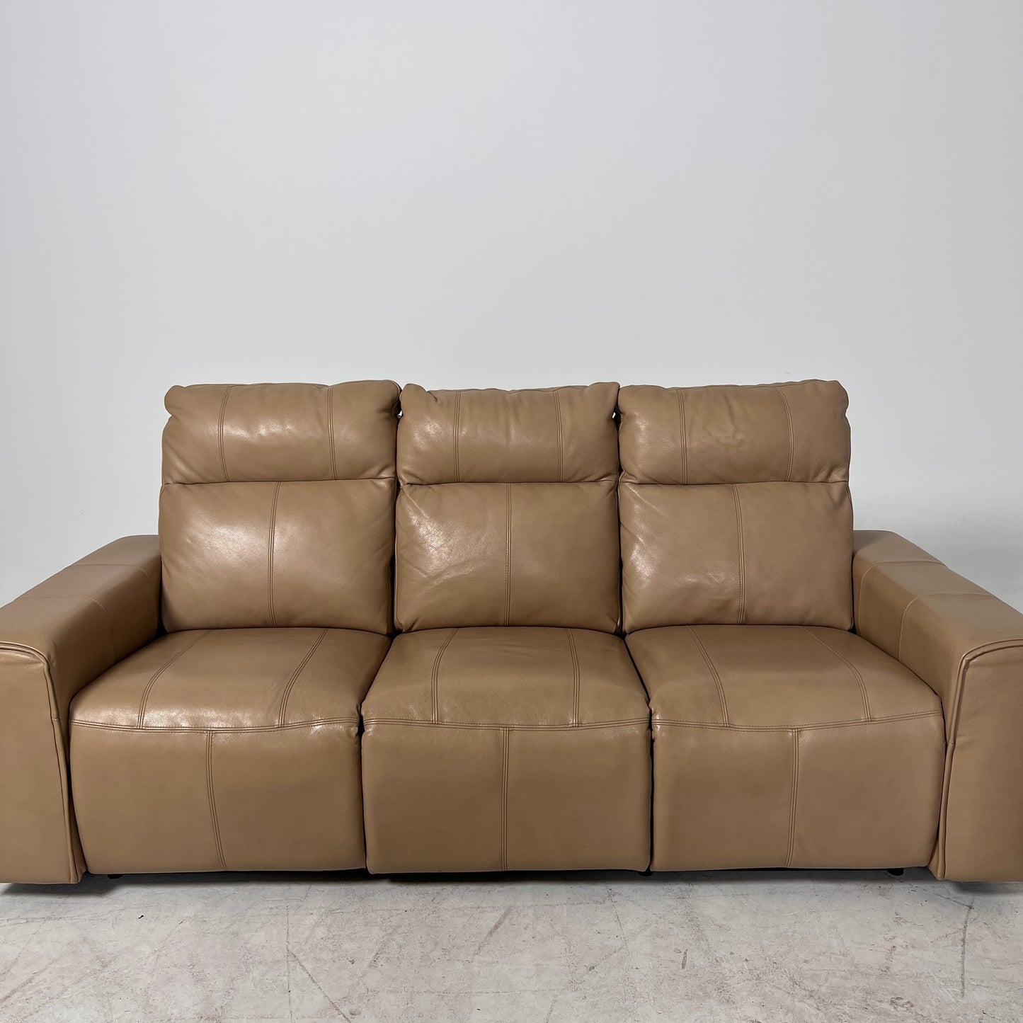 Elran Leather Sofa and Loveseat. 3+2 couch set. delivery available