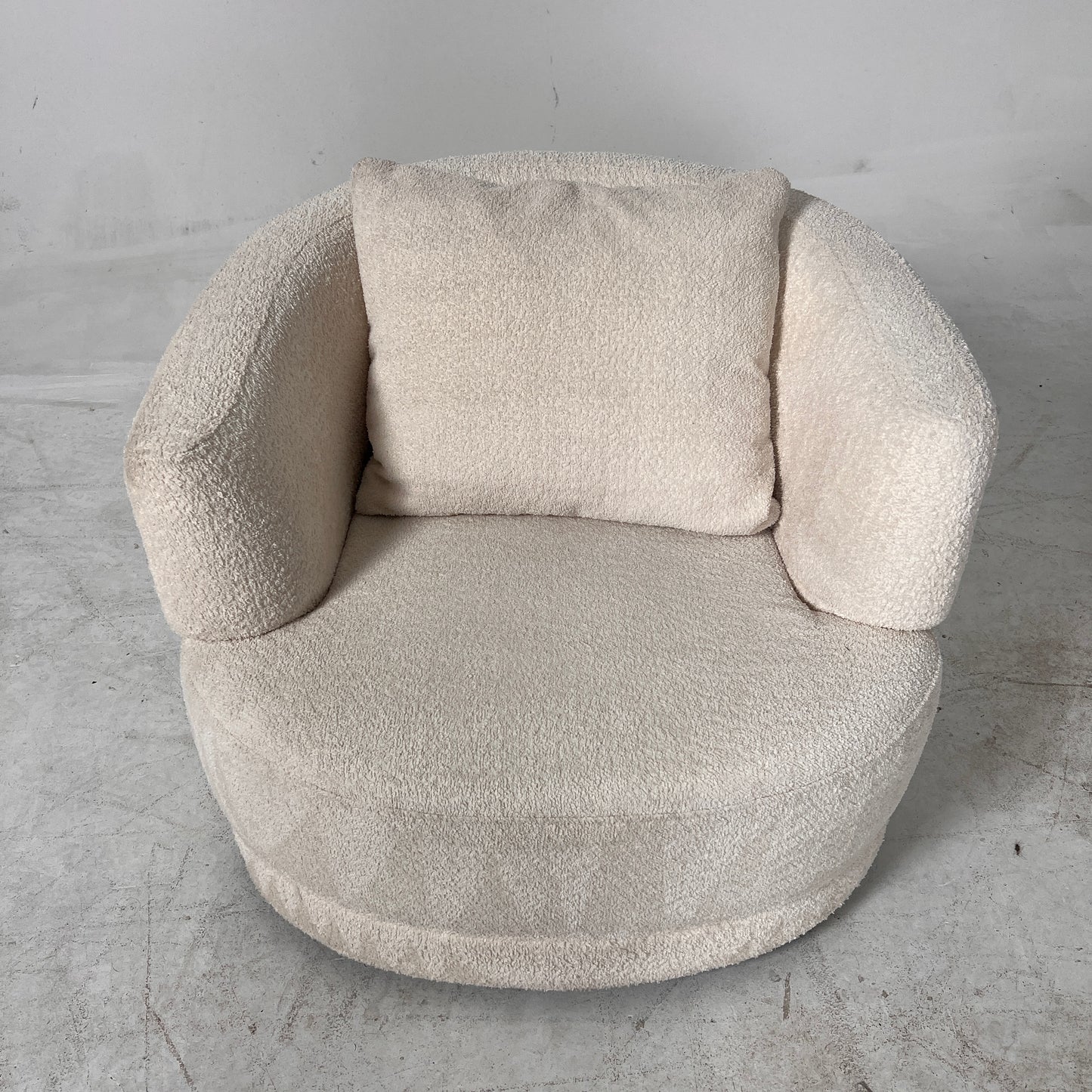 White Boucle Sofa set. 3+1 sofa and chair. delivery available