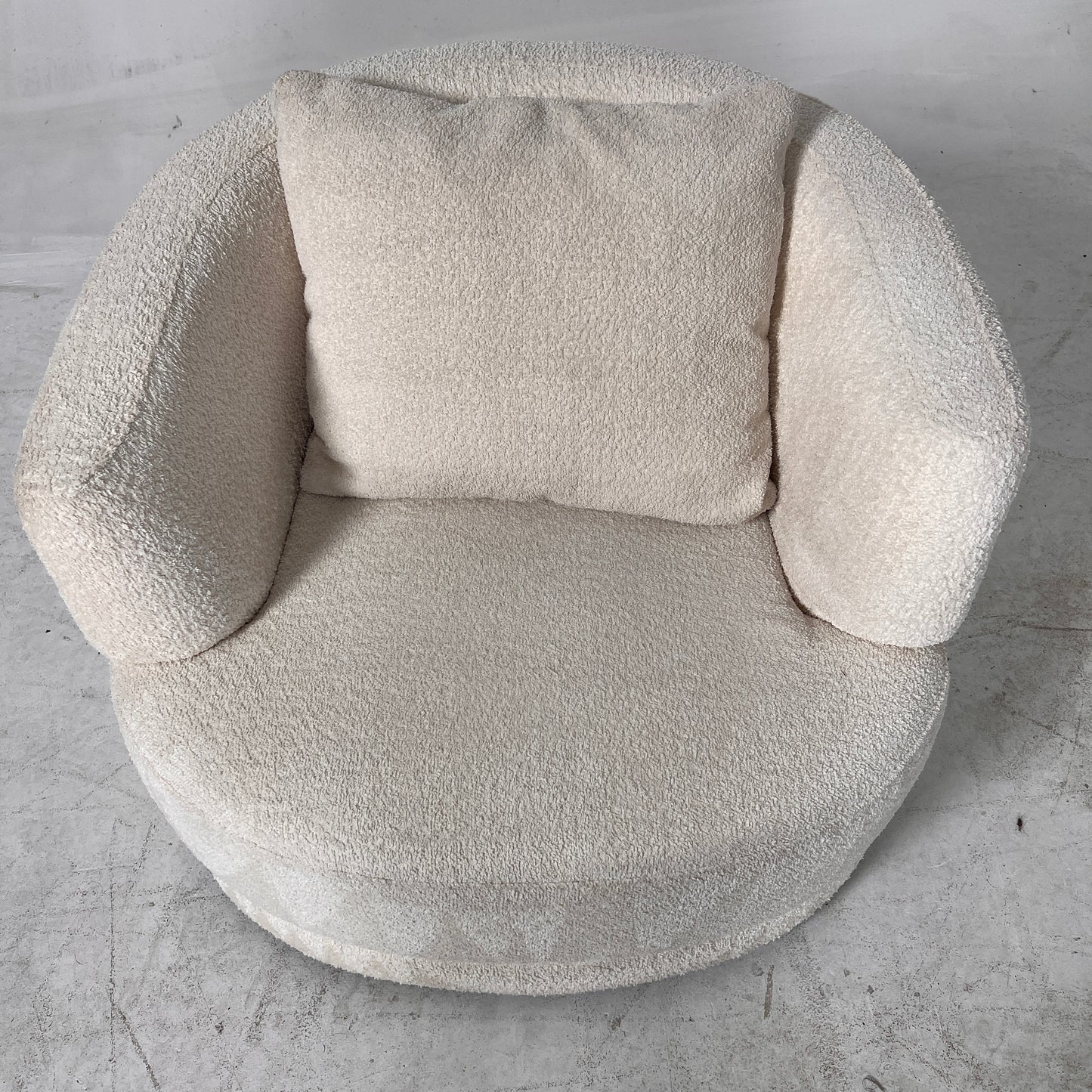 White Boucle Sofa set. 3+1 sofa and chair. delivery available