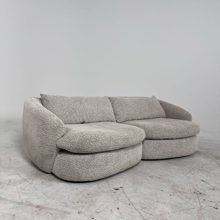 Thomasville 2 piece Sofa couch. Extra Deep loveseat. Delivery available