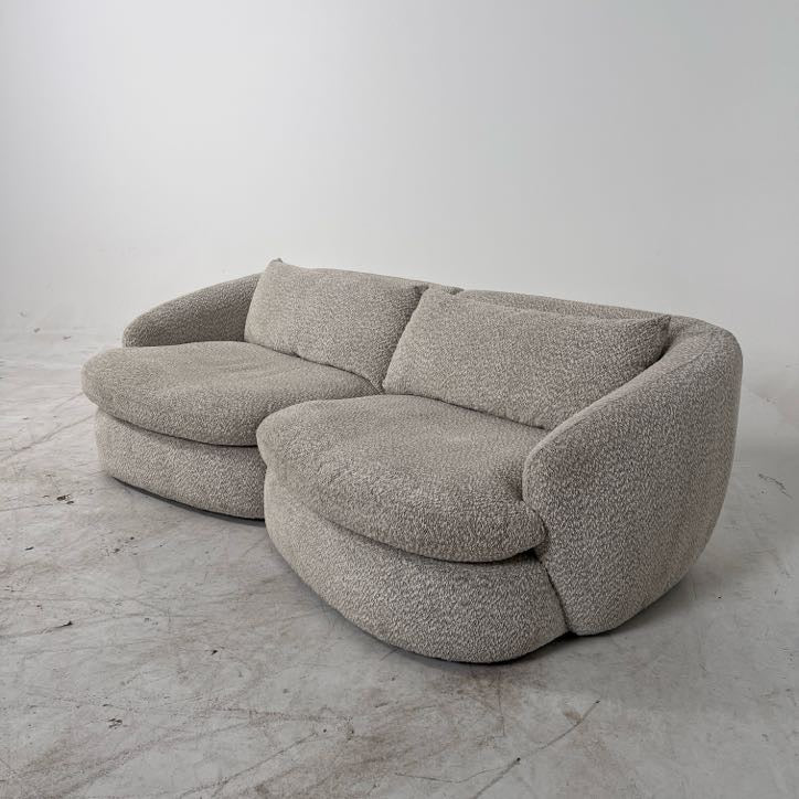 Thomasville 2 piece Sofa couch. Extra Deep loveseat. Delivery available