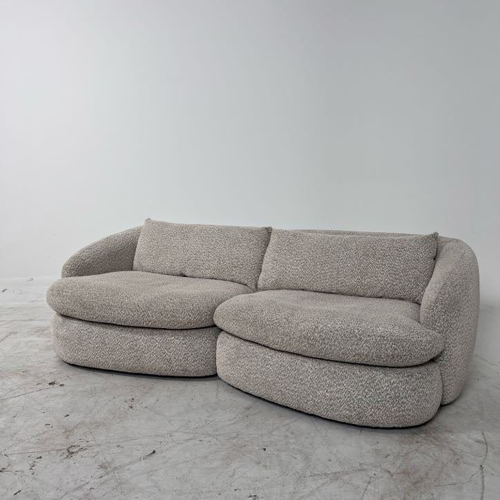 Thomasville 2 piece Sofa couch. Extra Deep loveseat. Delivery available