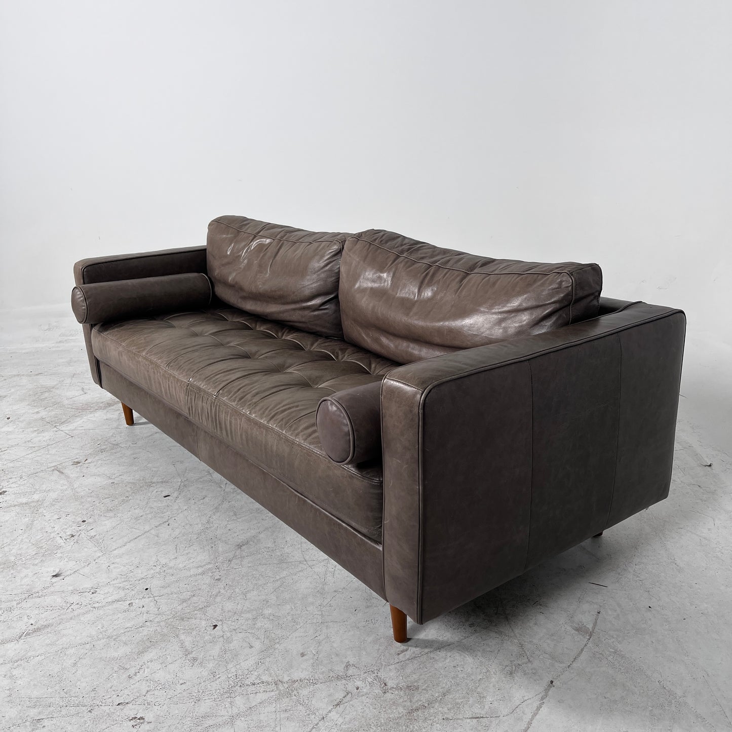 Mid century Modern Sofa. Structube Kinsey leather couch. delivery available