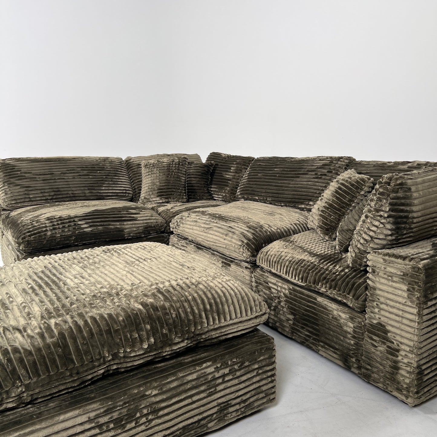 New CasaBella Cloud sectional. Corduroy modular L sofa couch. delivery available