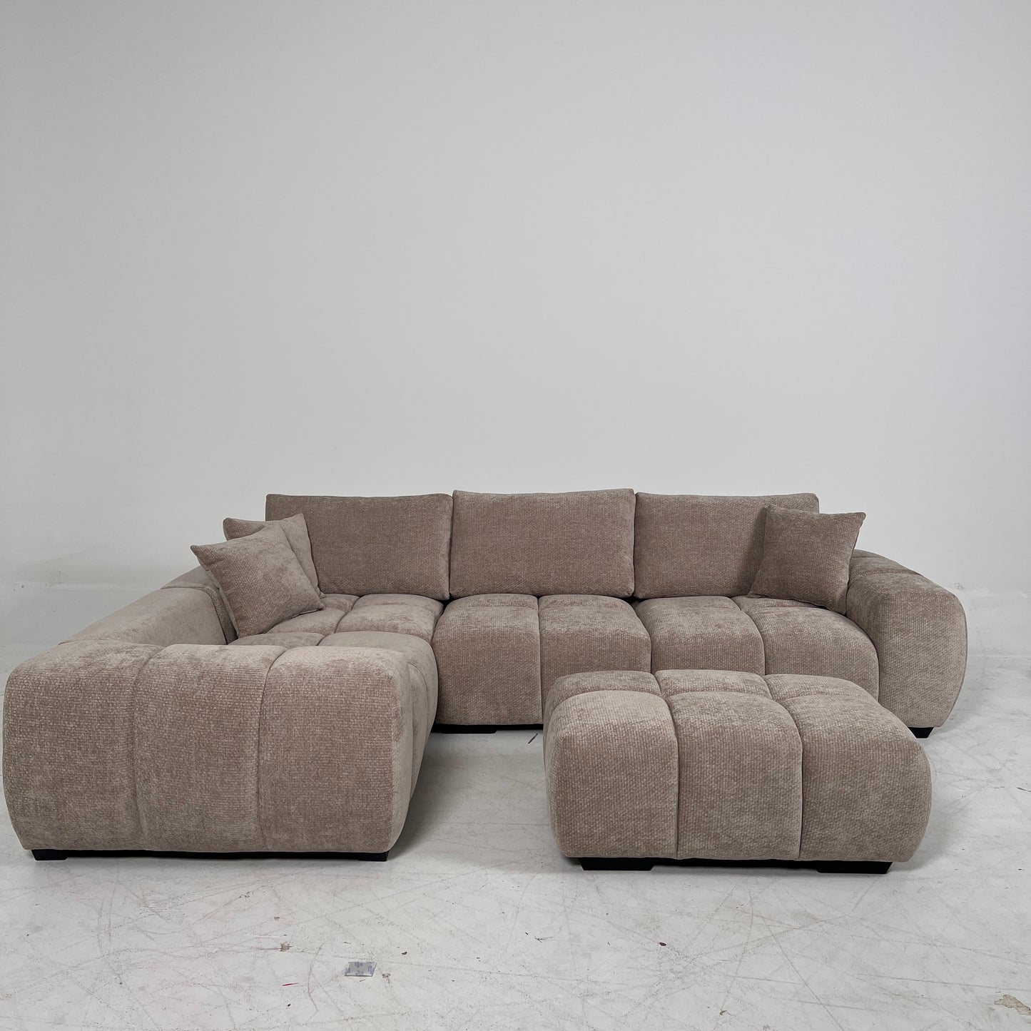 New CasaBella Sophia Sectional. Reversible L shaped sofa couch. delivery available