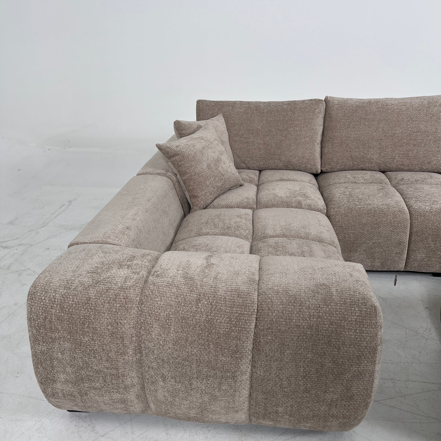 New CasaBella Sophia Sectional. Reversible L shaped sofa couch. delivery available