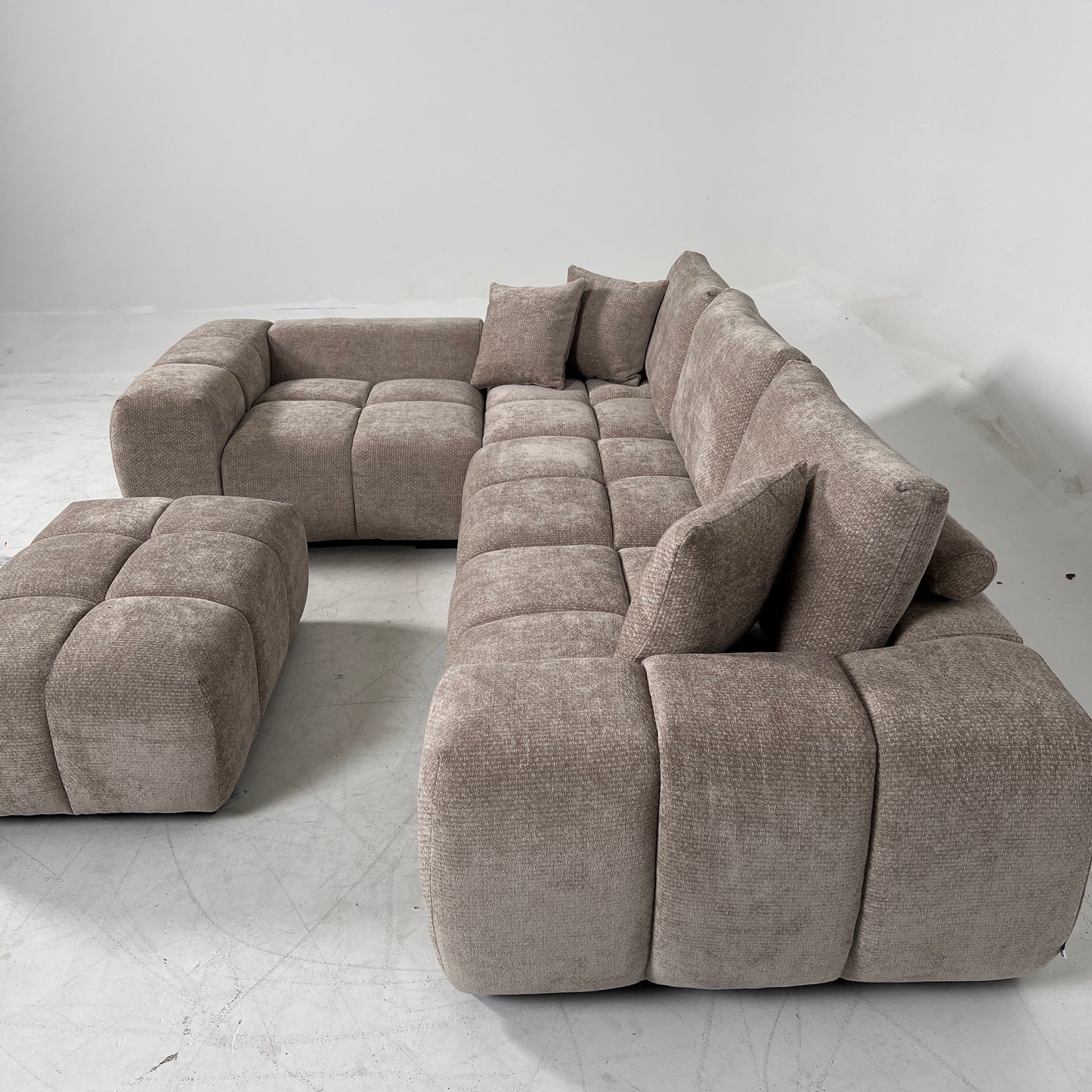 New CasaBella Sophia Sectional. Reversible L shaped sofa couch. delivery available