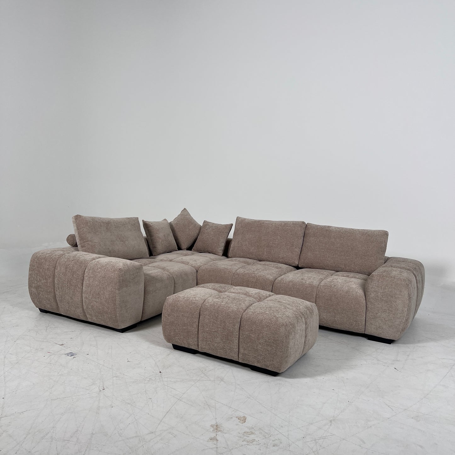 New CasaBella Sophia Sectional. Reversible L shaped sofa couch. delivery available