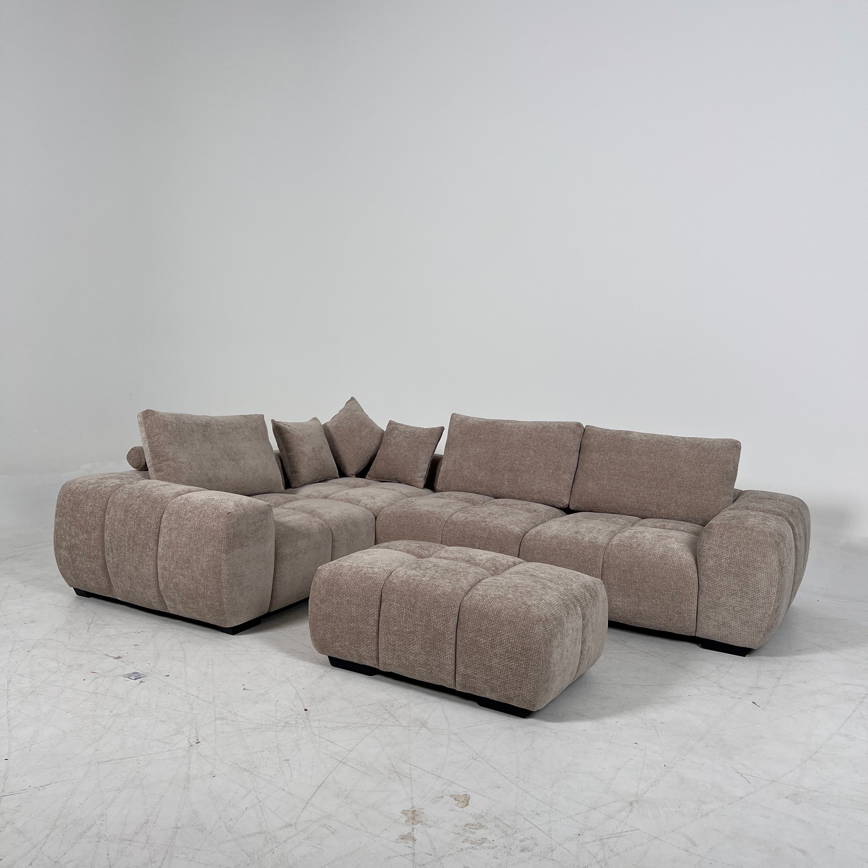 New CasaBella Sophia Sectional. Reversible L shaped sofa couch. delivery available